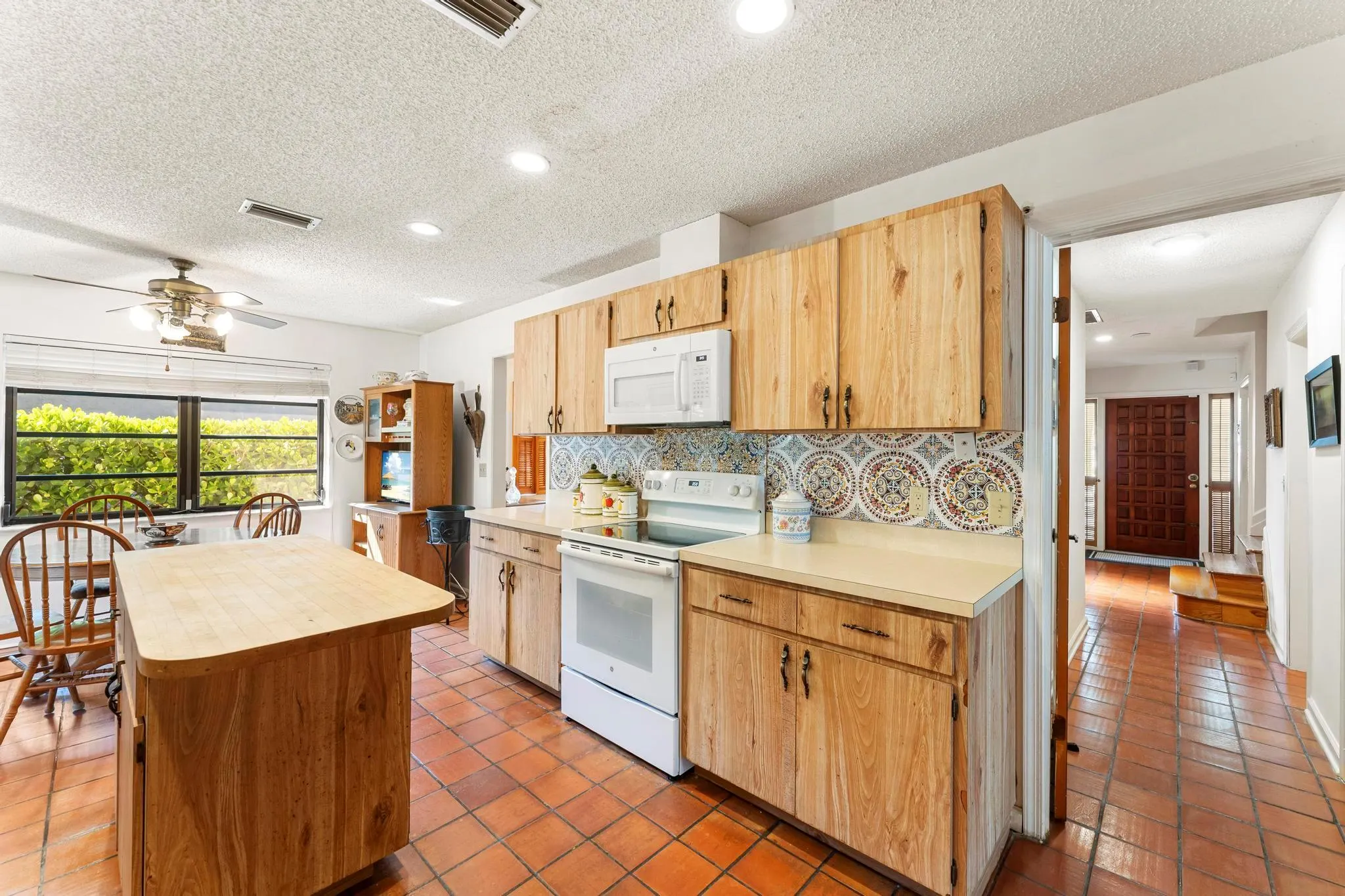 2282 Palmetto Road