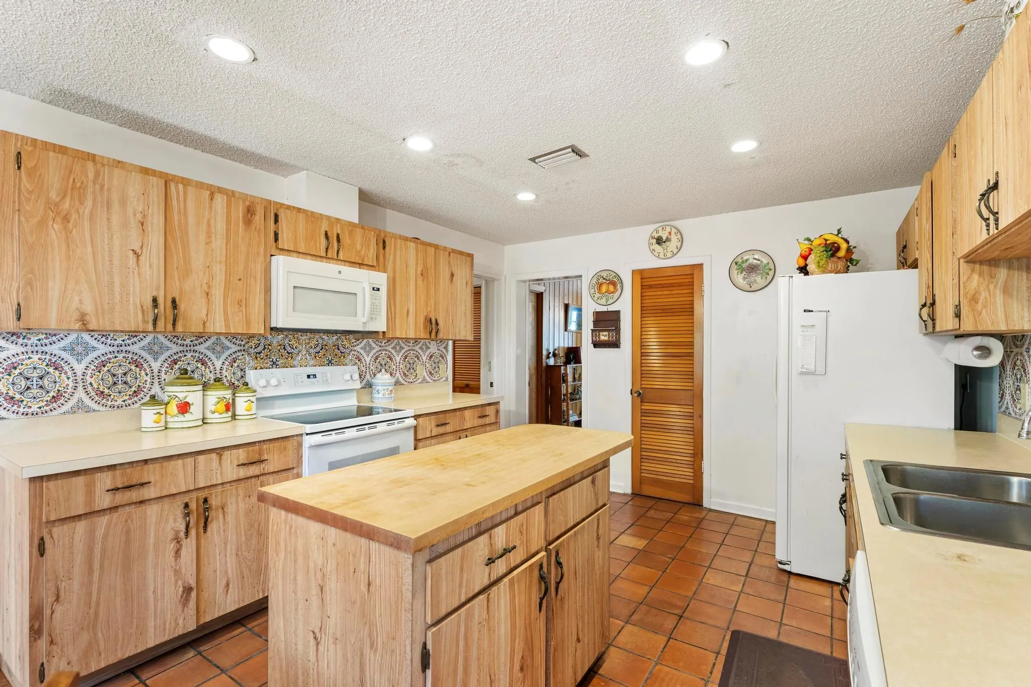 2282 Palmetto Road