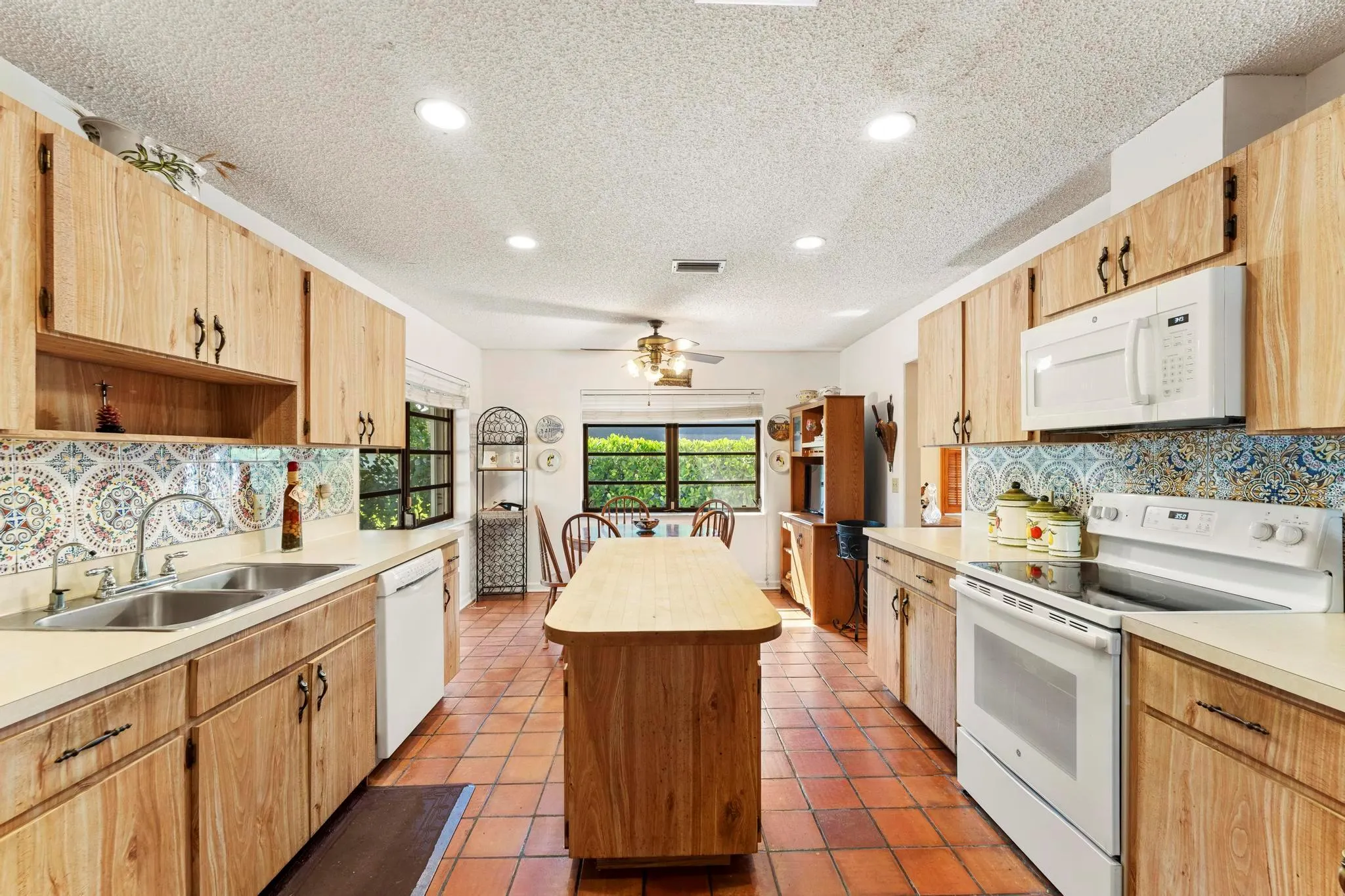 2282 Palmetto Road