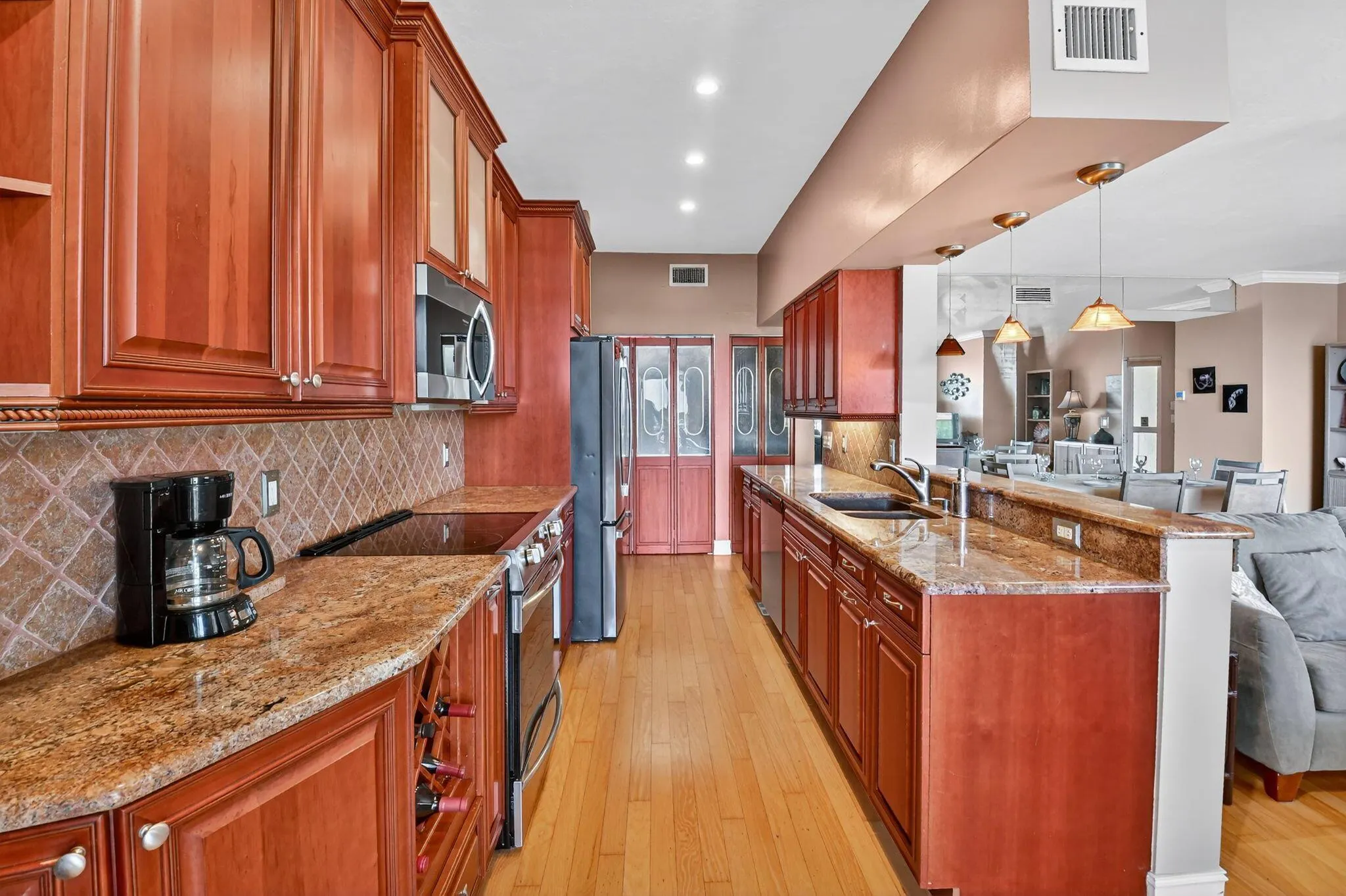 102 Half Moon Circle, #B3
