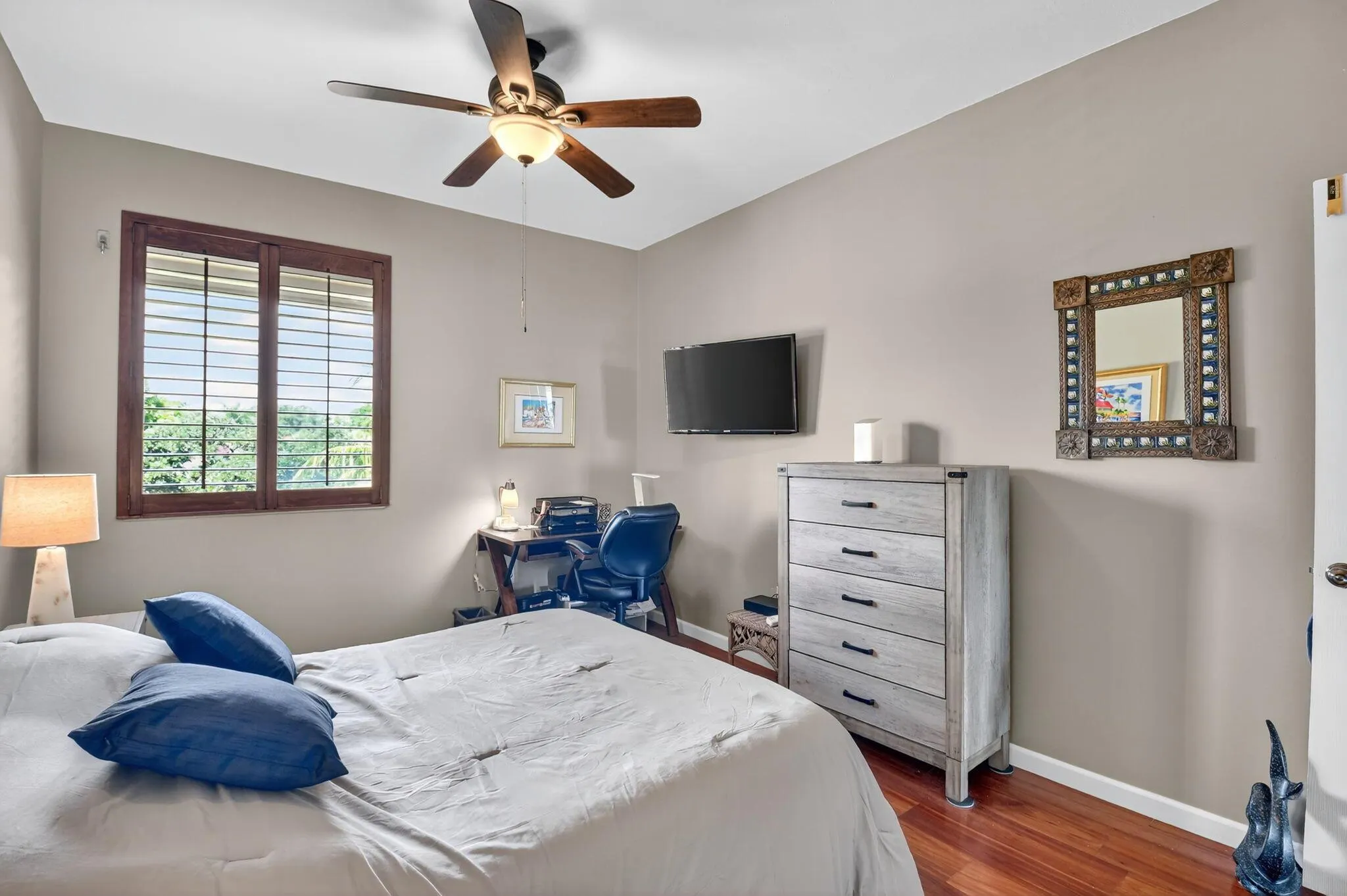 102 Half Moon Circle, #B3