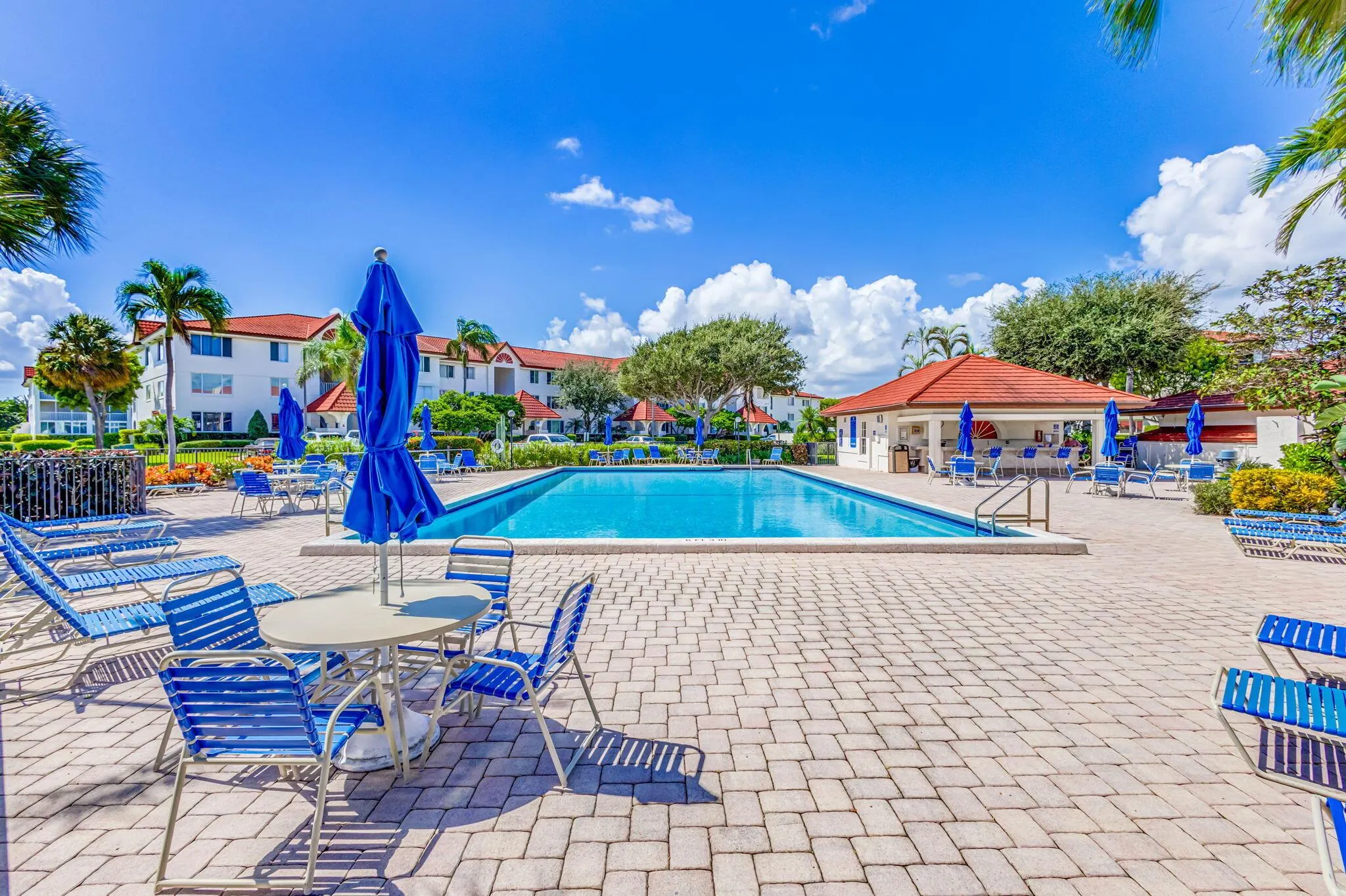 102 Half Moon Circle, #B3
