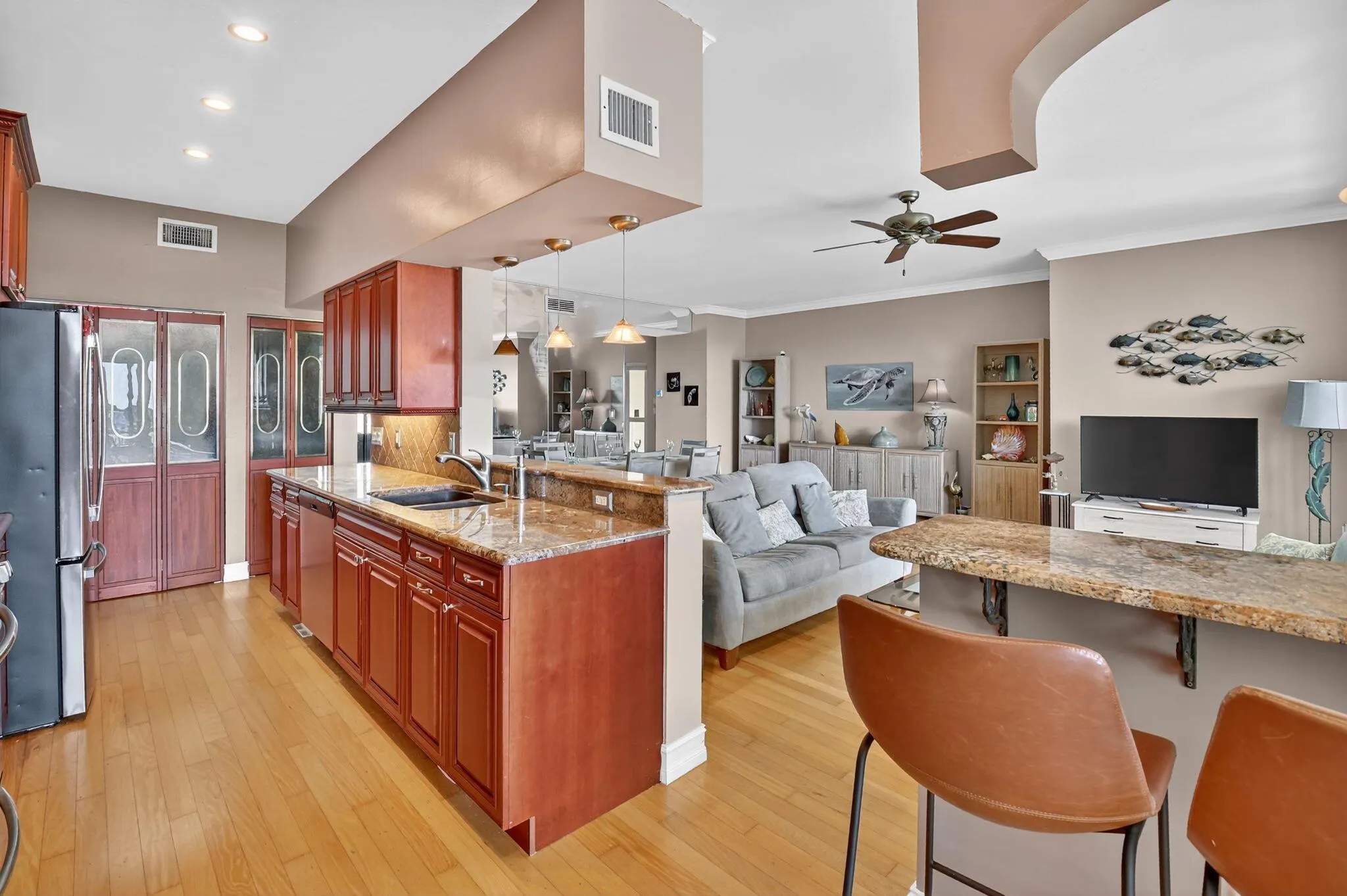 102 Half Moon Circle, #B3