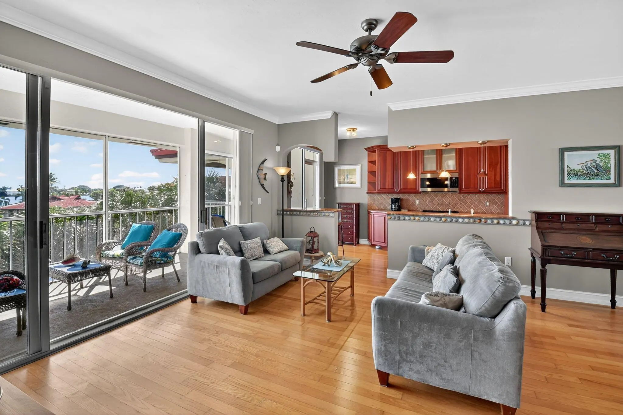 102 Half Moon Circle, #B3
