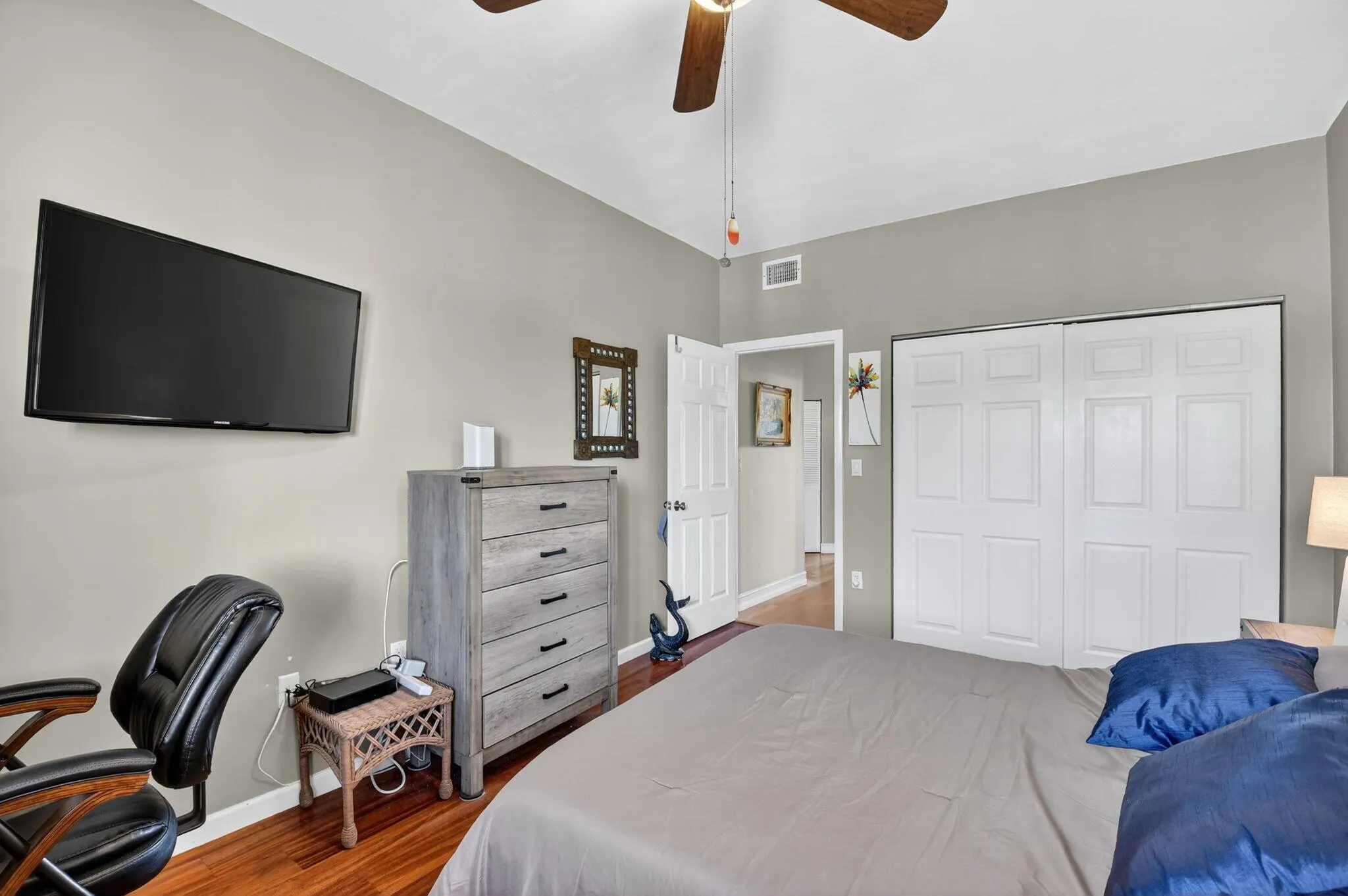 102 Half Moon Circle, #B3