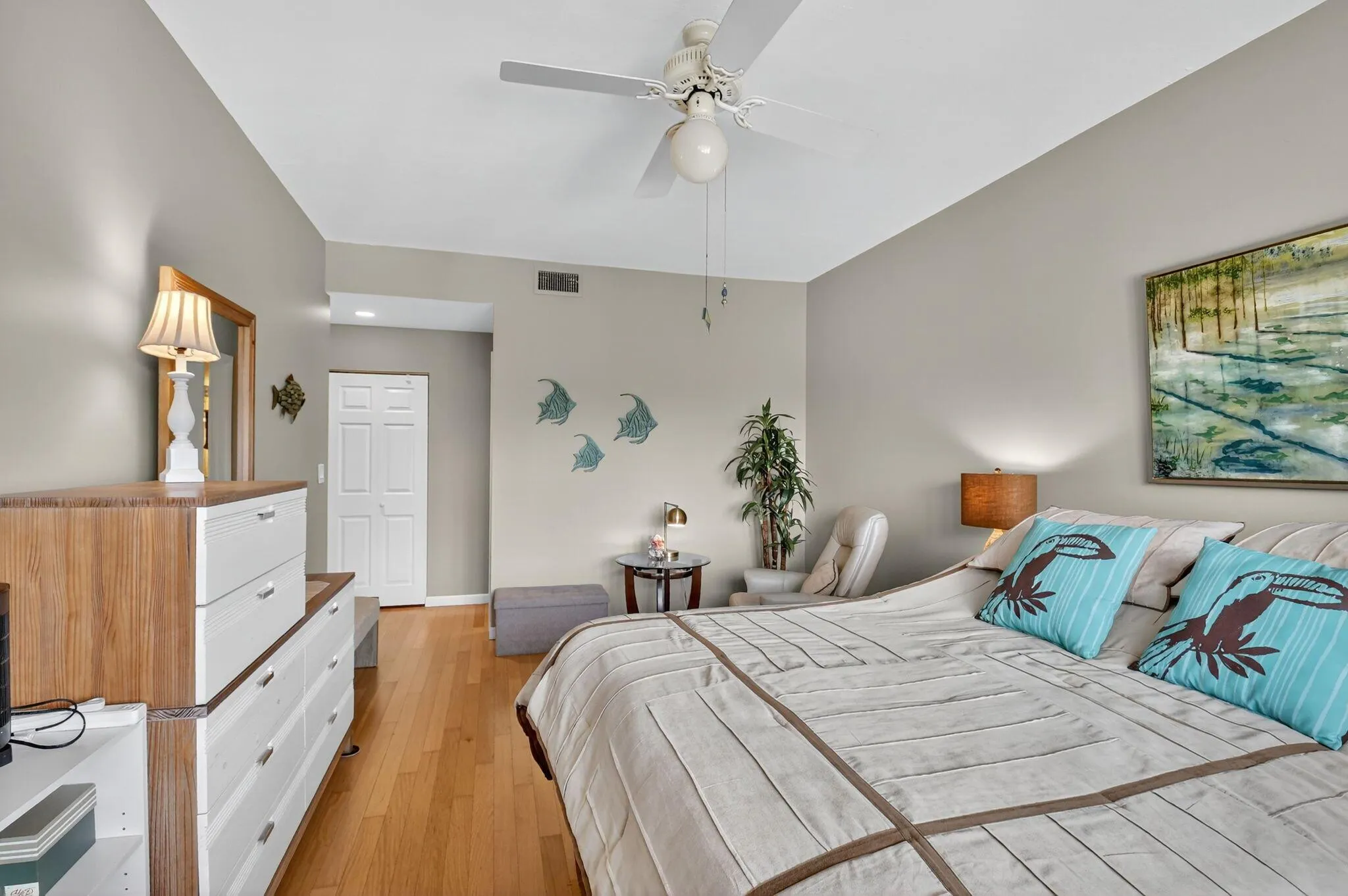 102 Half Moon Circle, #B3