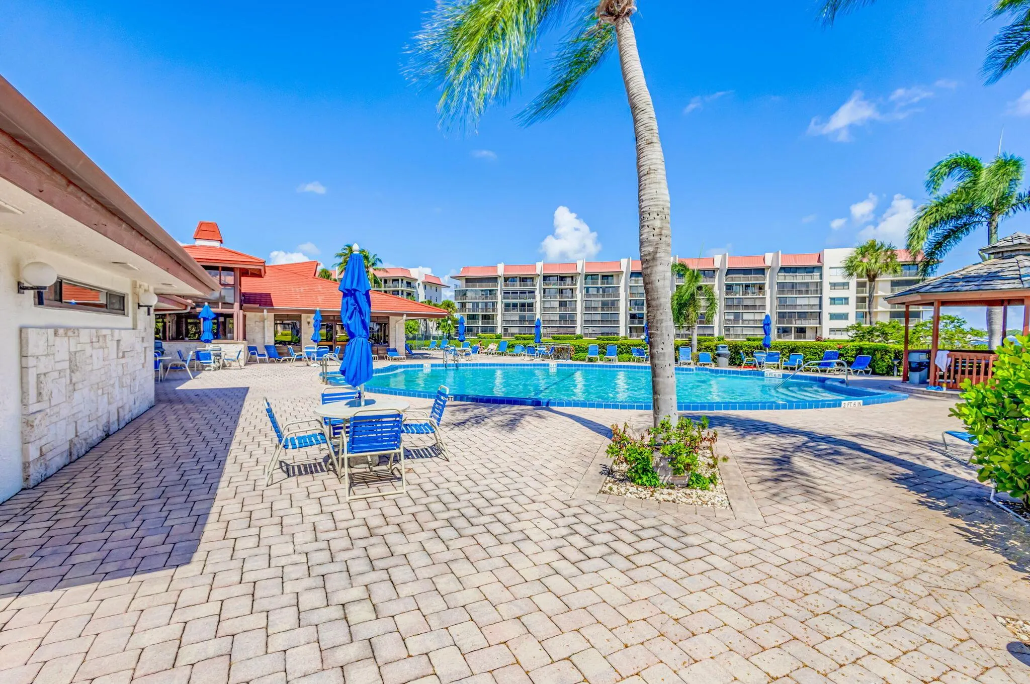 102 Half Moon Circle, #B3