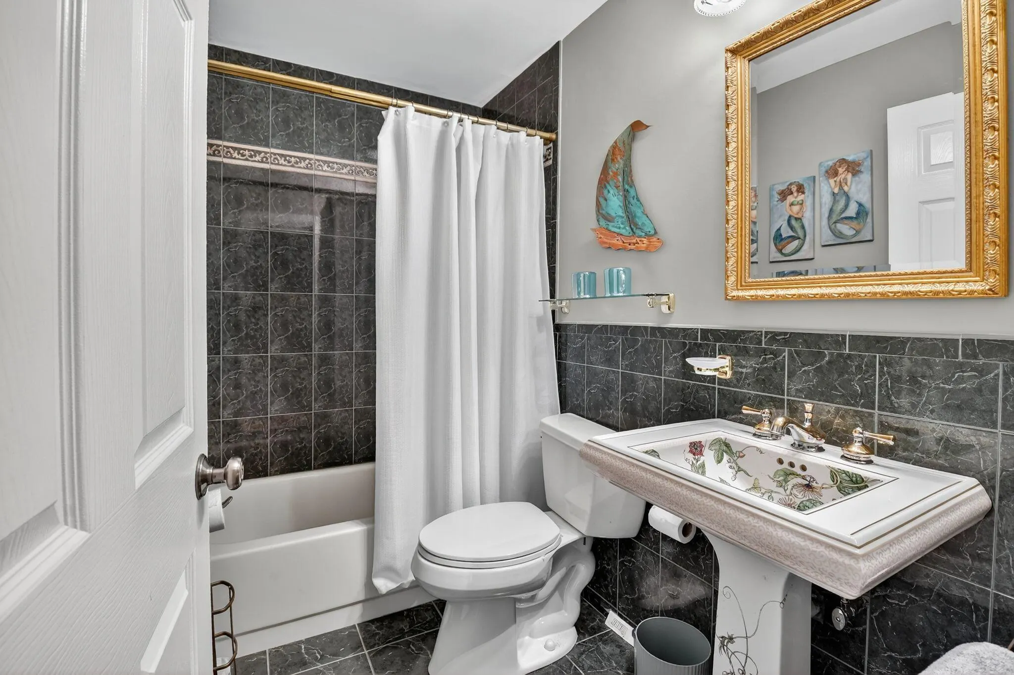 102 Half Moon Circle, #B3
