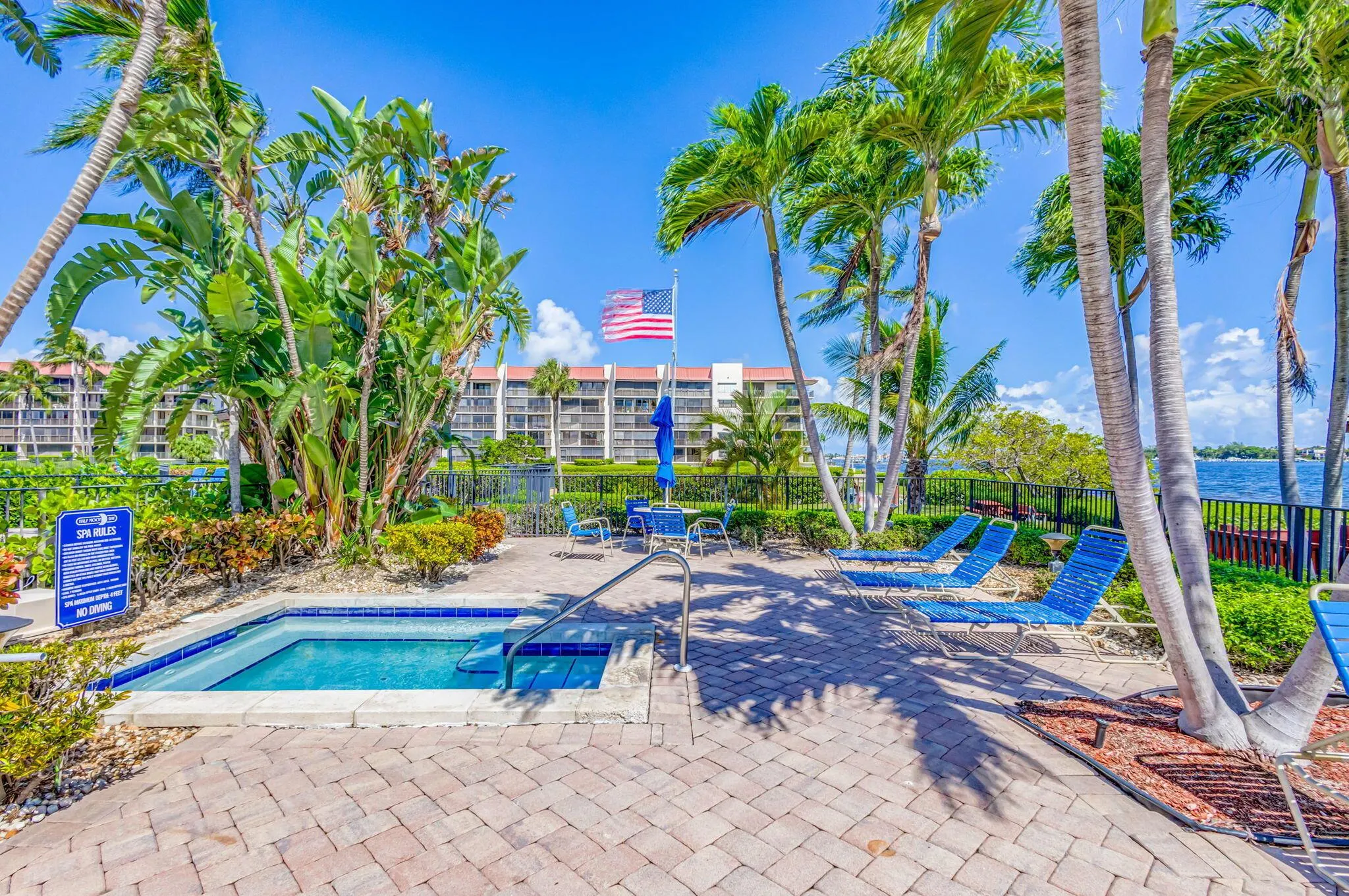 102 Half Moon Circle, #B3