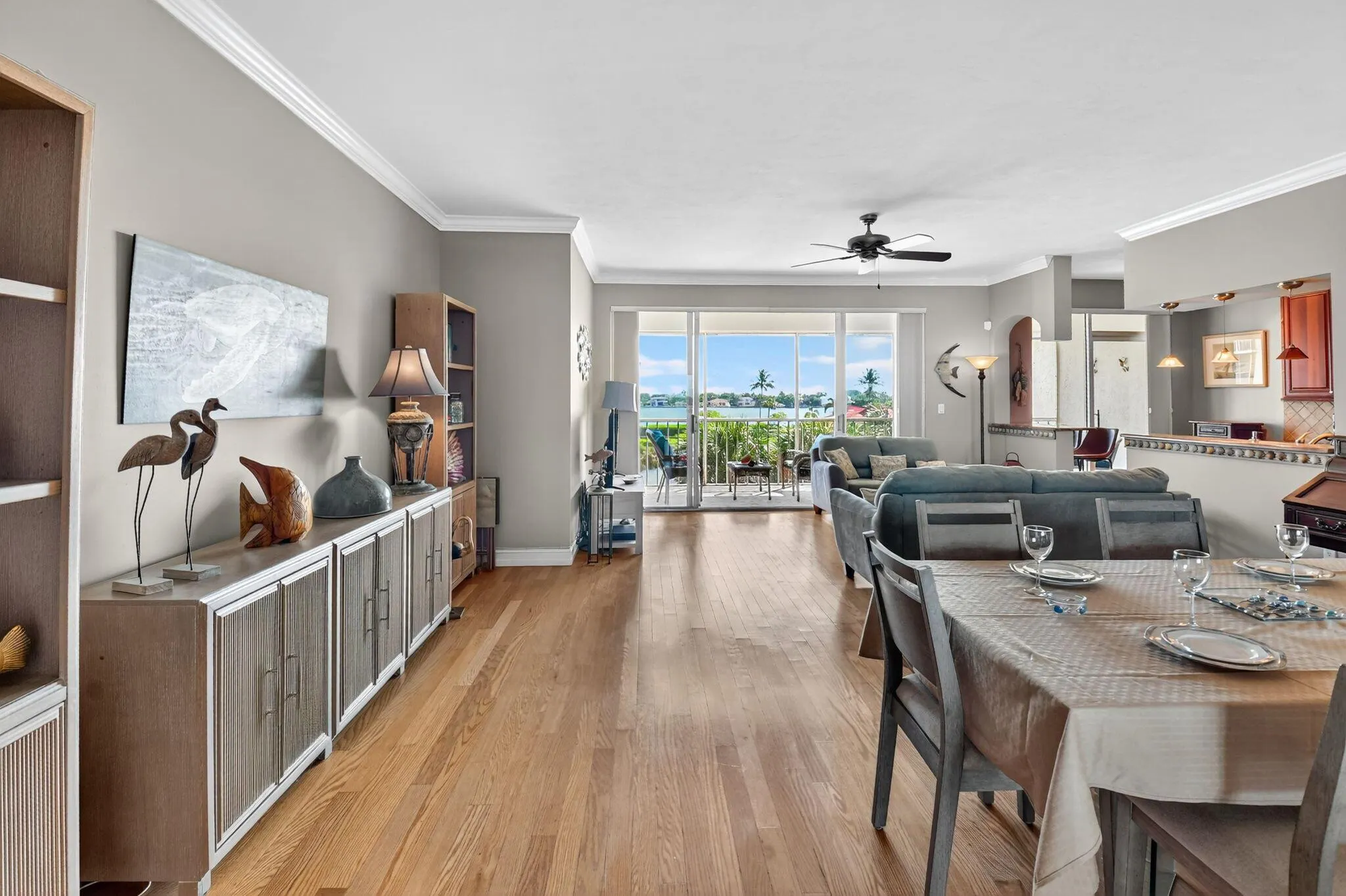 102 Half Moon Circle, #B3