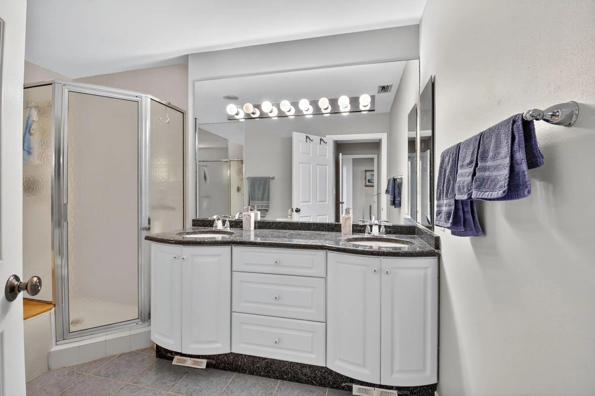 102 Half Moon Circle, #B3
