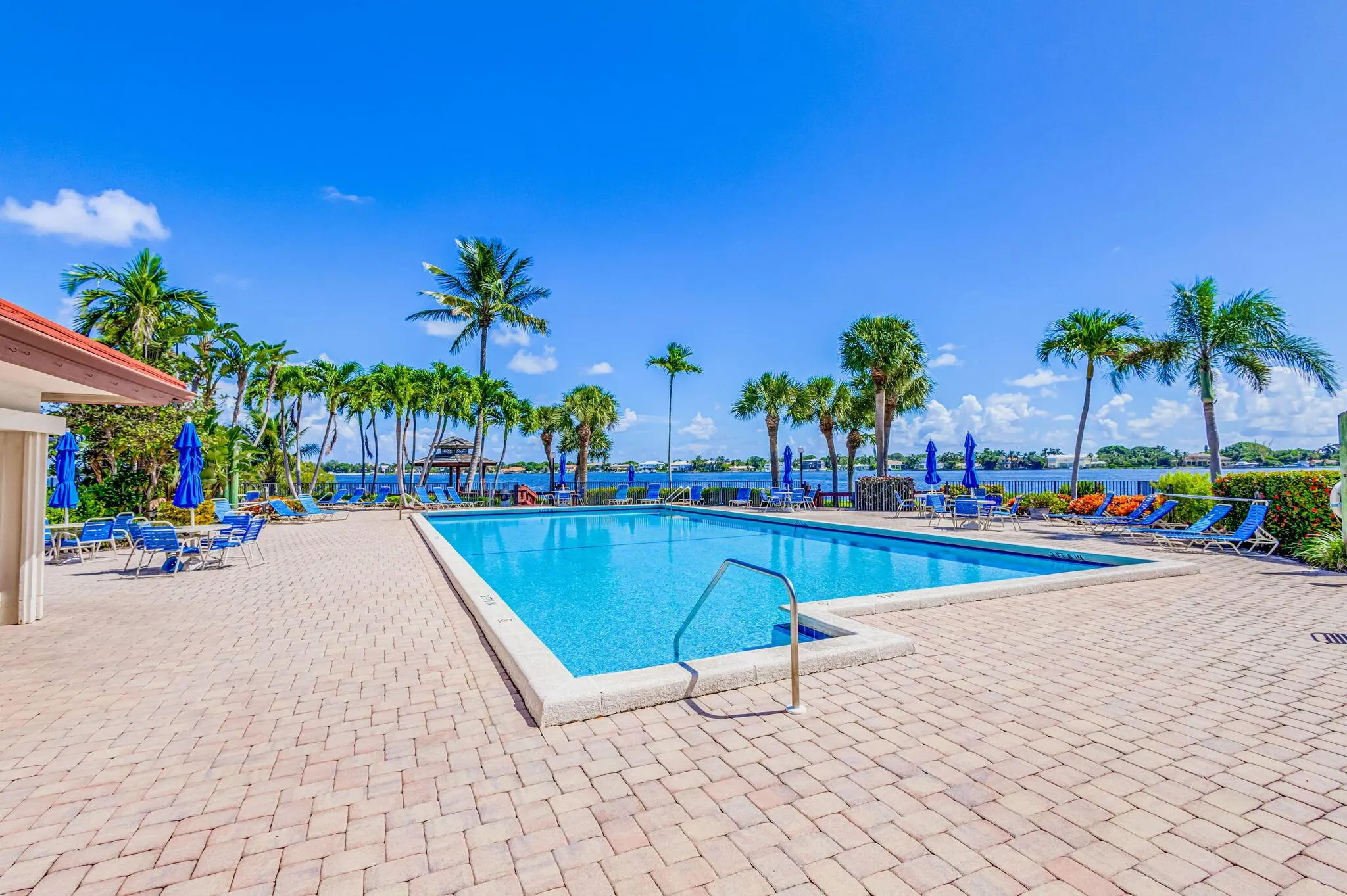 102 Half Moon Circle, #B3