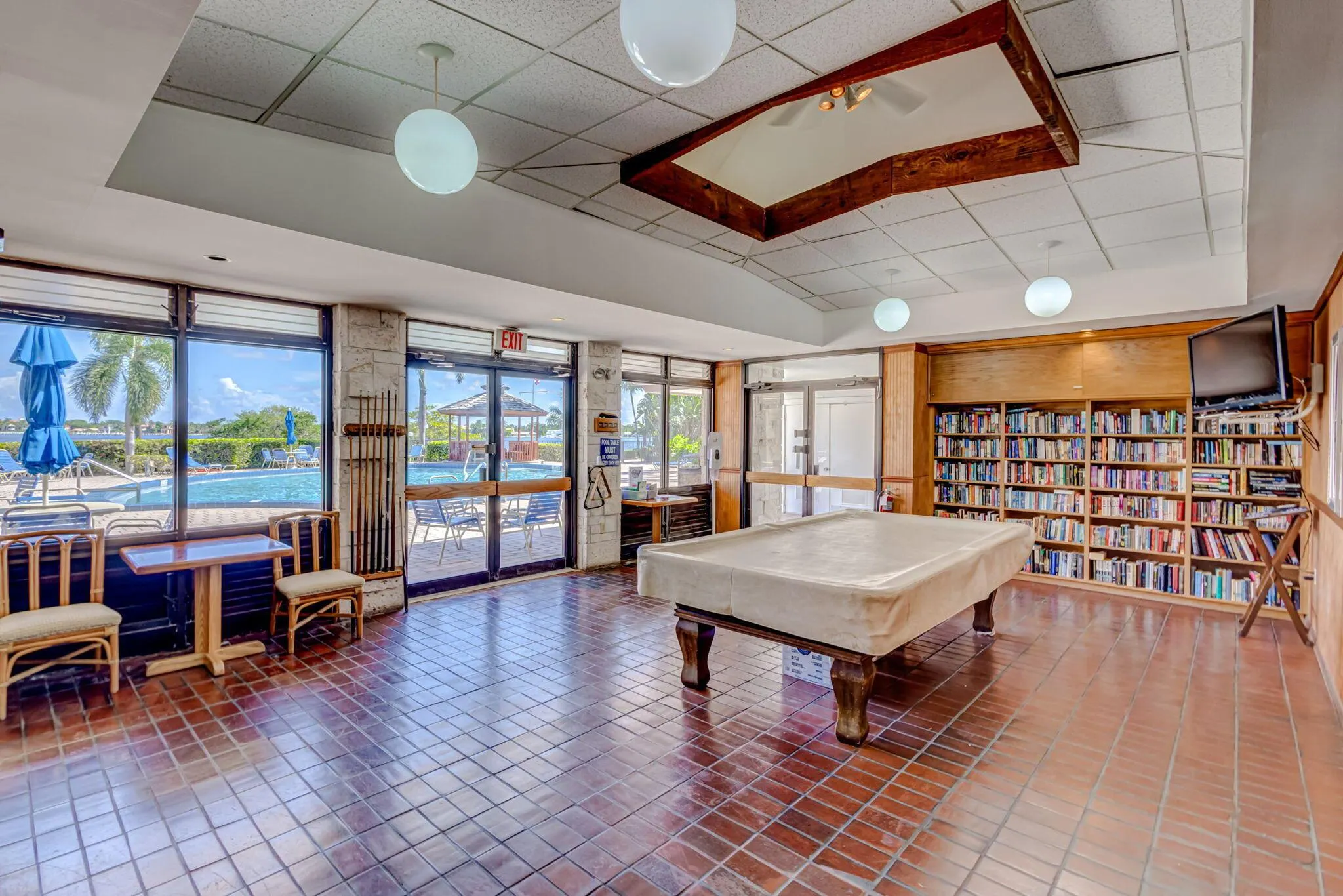102 Half Moon Circle, #B3