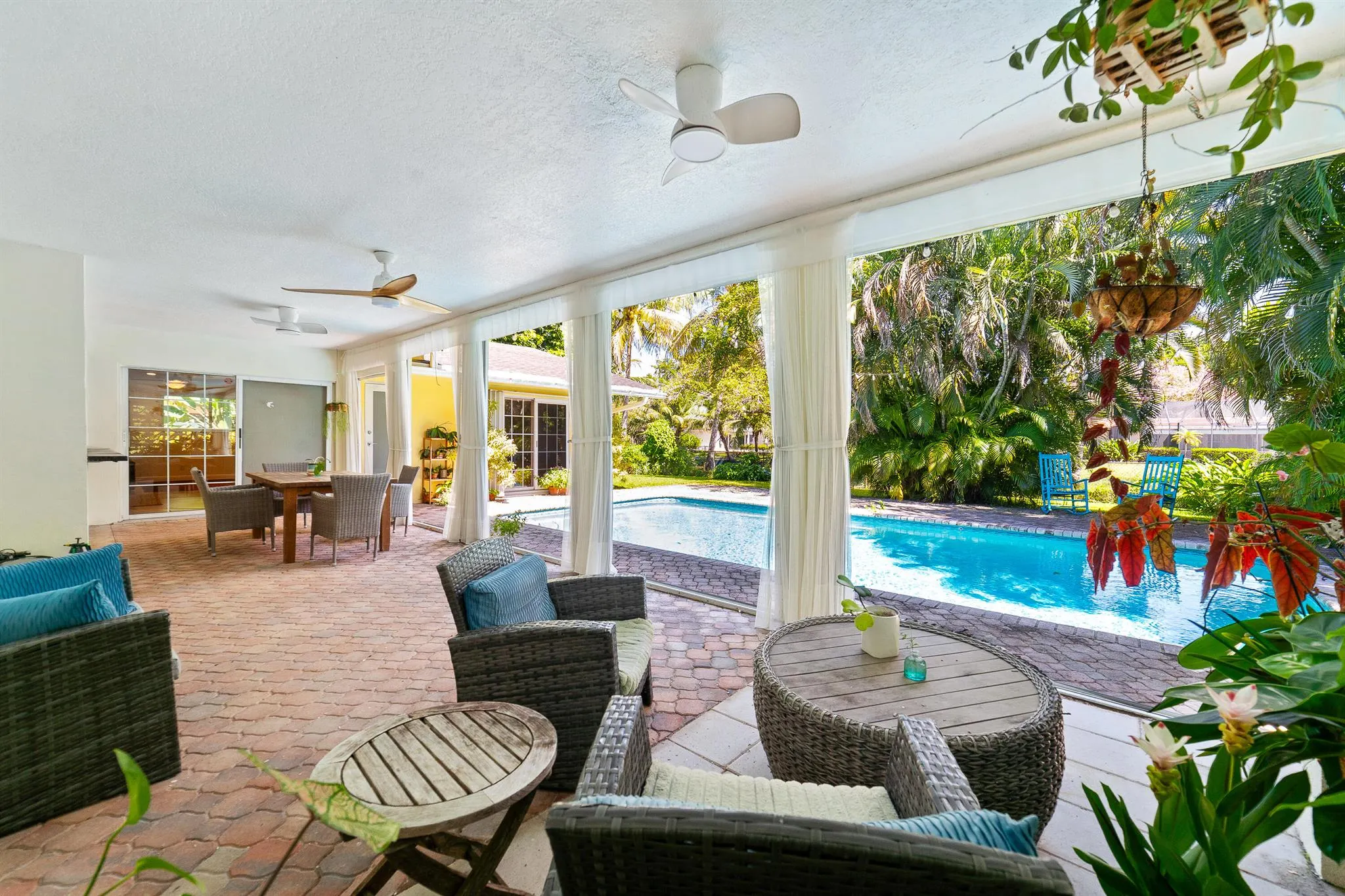 1040 Renmar Drive