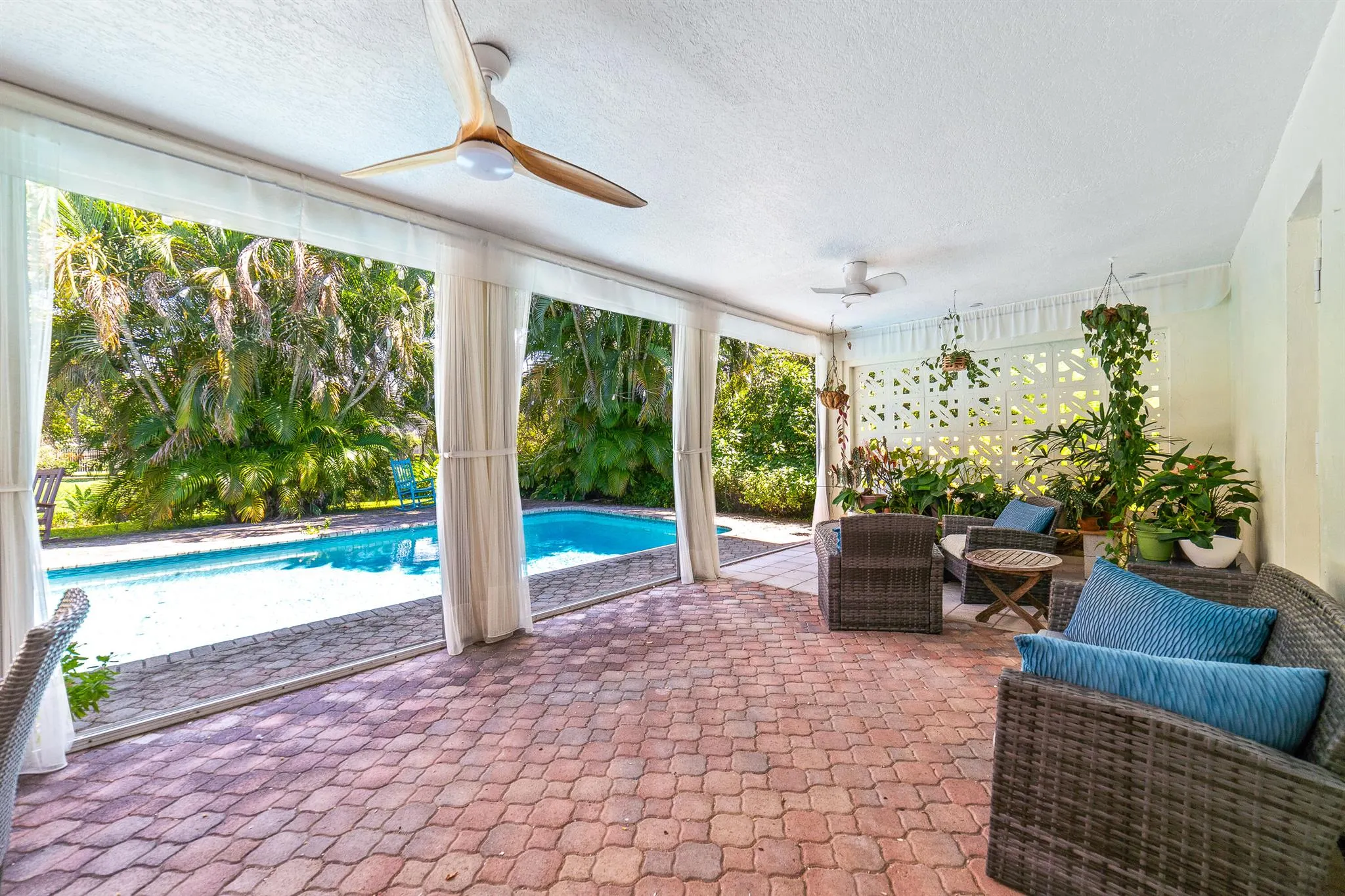 1040 Renmar Drive