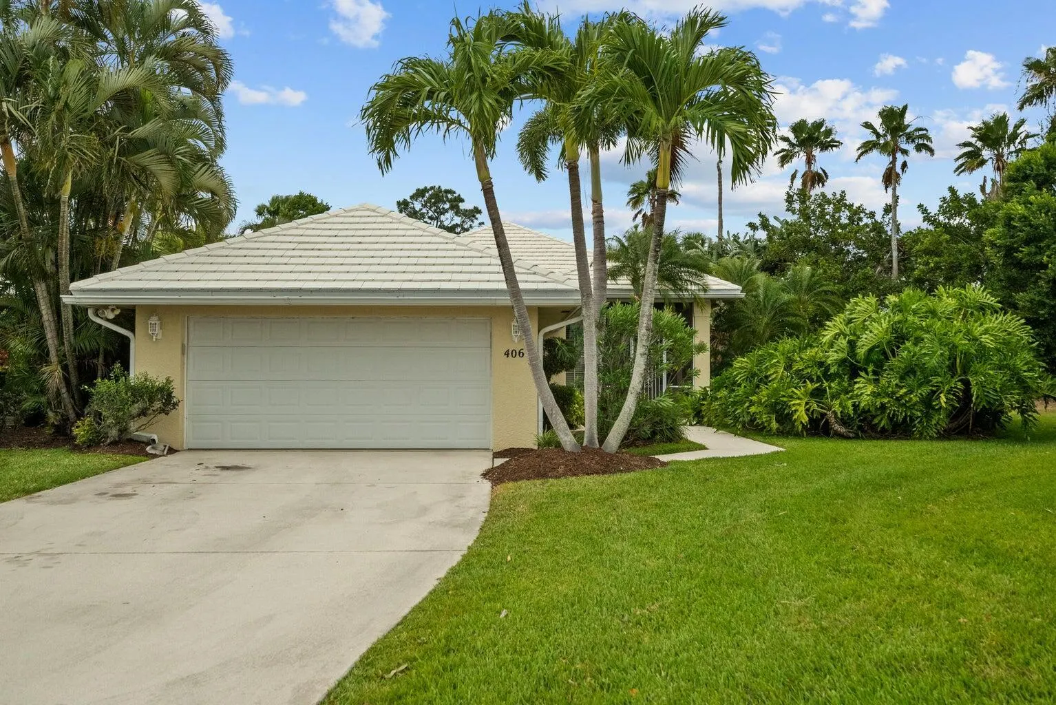 406 SW Fairway Landing