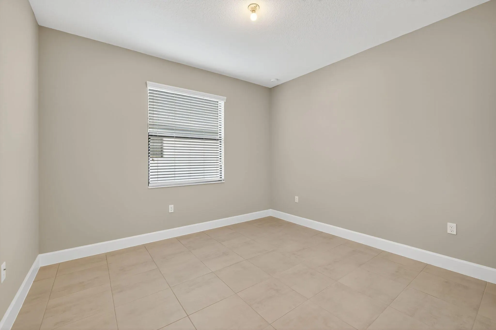 12509 SW Laguna Reef Drive