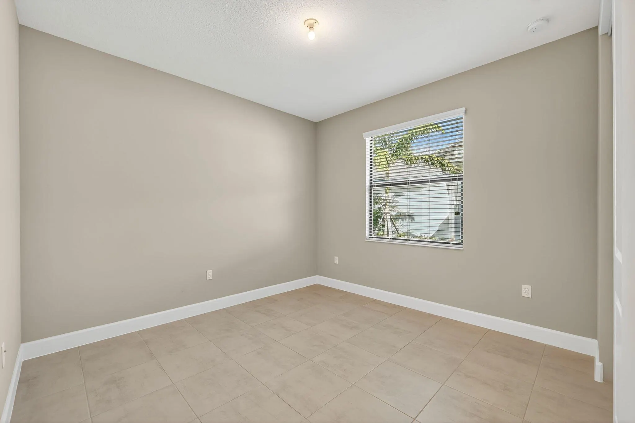 12509 SW Laguna Reef Drive