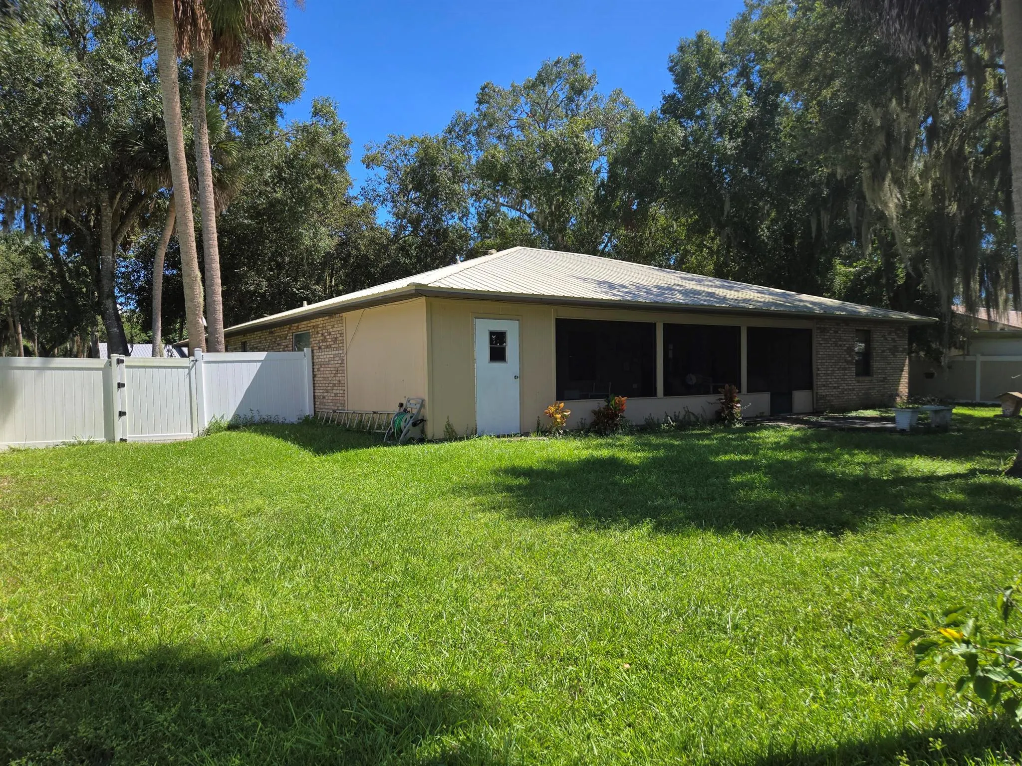 1453 SW 18th Terrace