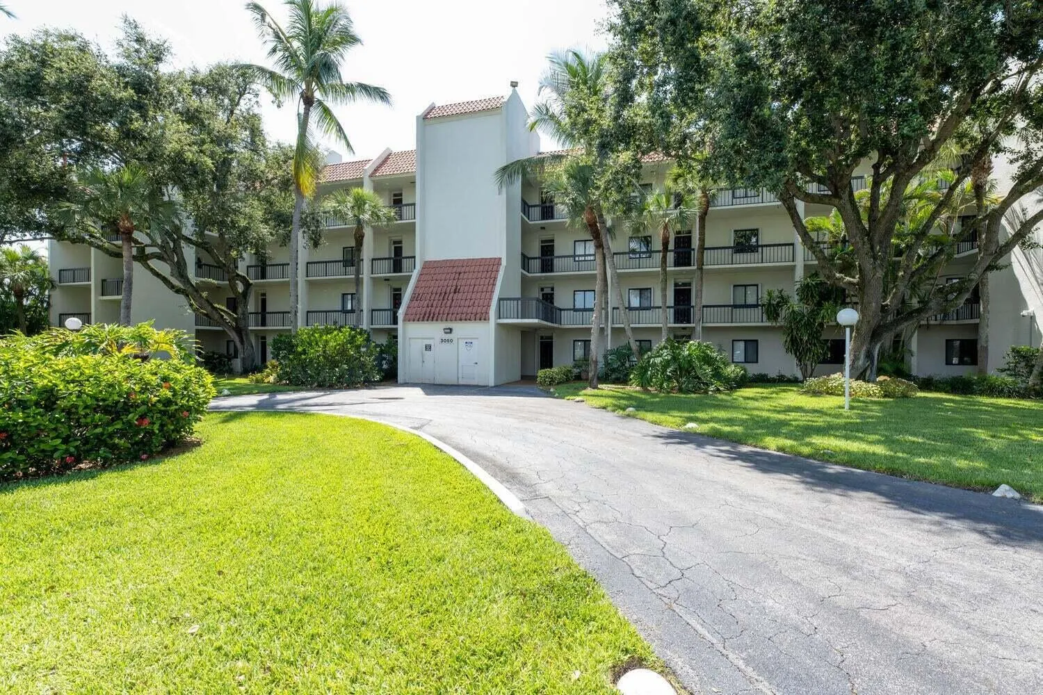3050 Presidential Way, #305