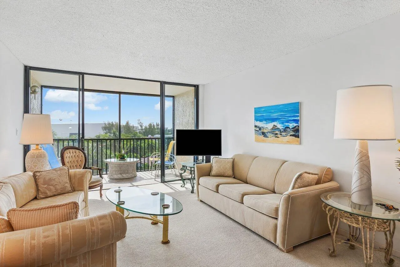 13 Royal Palm Way, #602