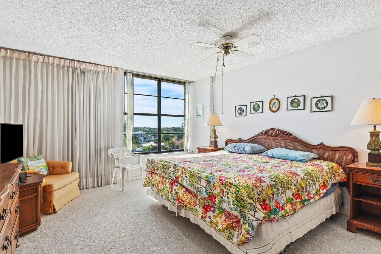 13 Royal Palm Way, #602