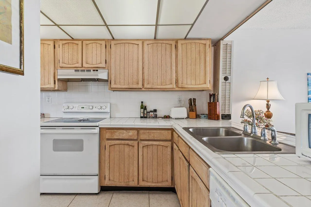 13 Royal Palm Way, #602