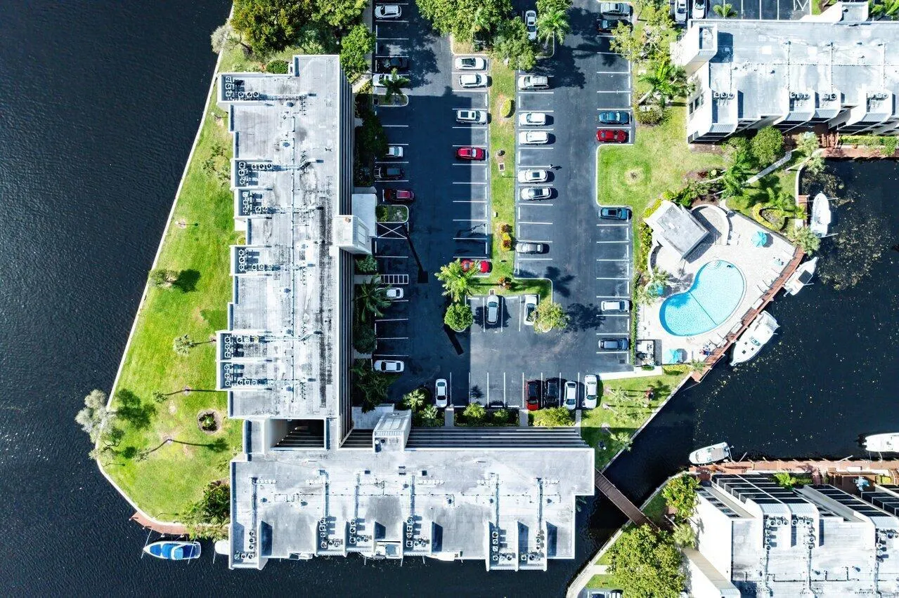 13 Royal Palm Way, #602