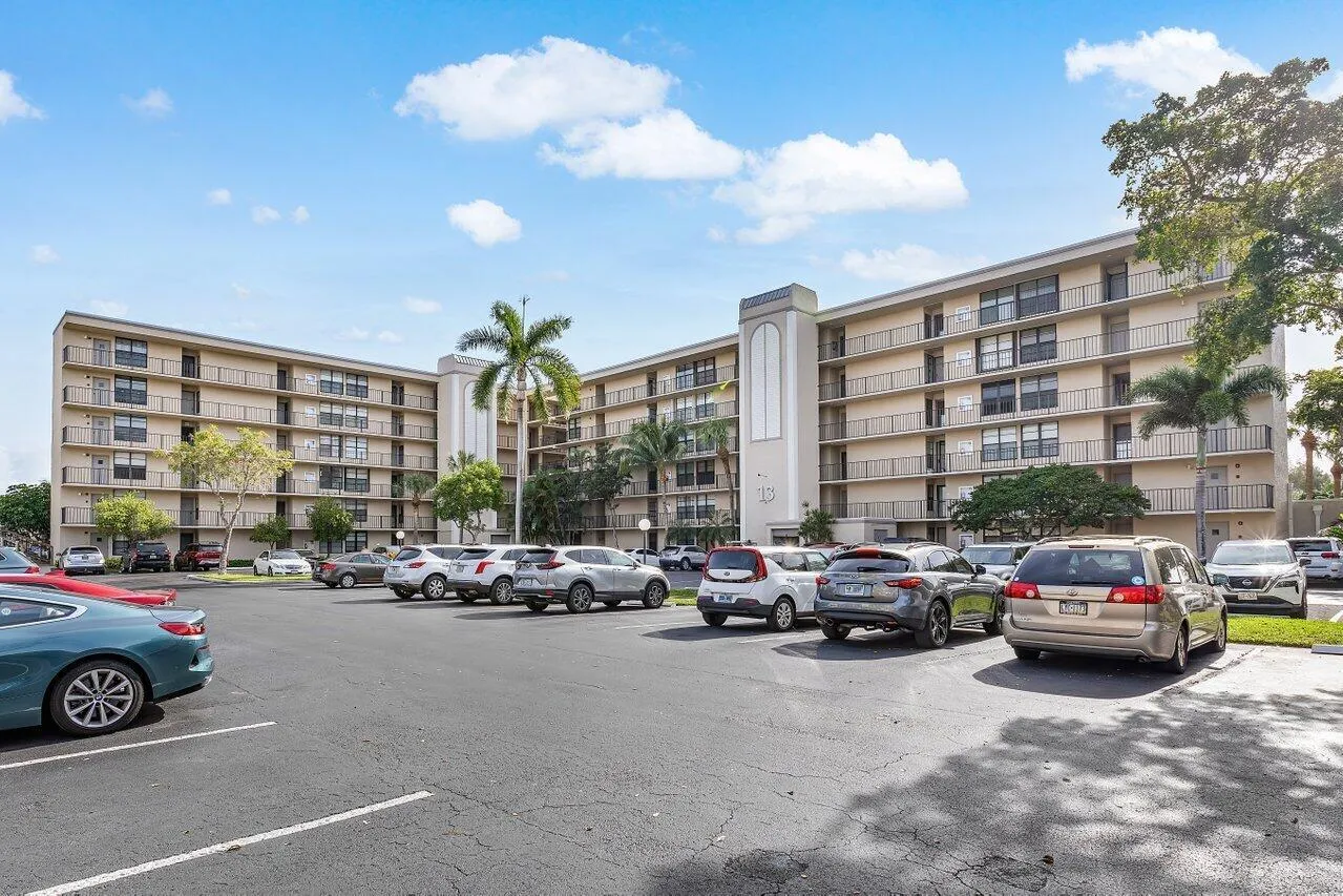 13 Royal Palm Way, #602