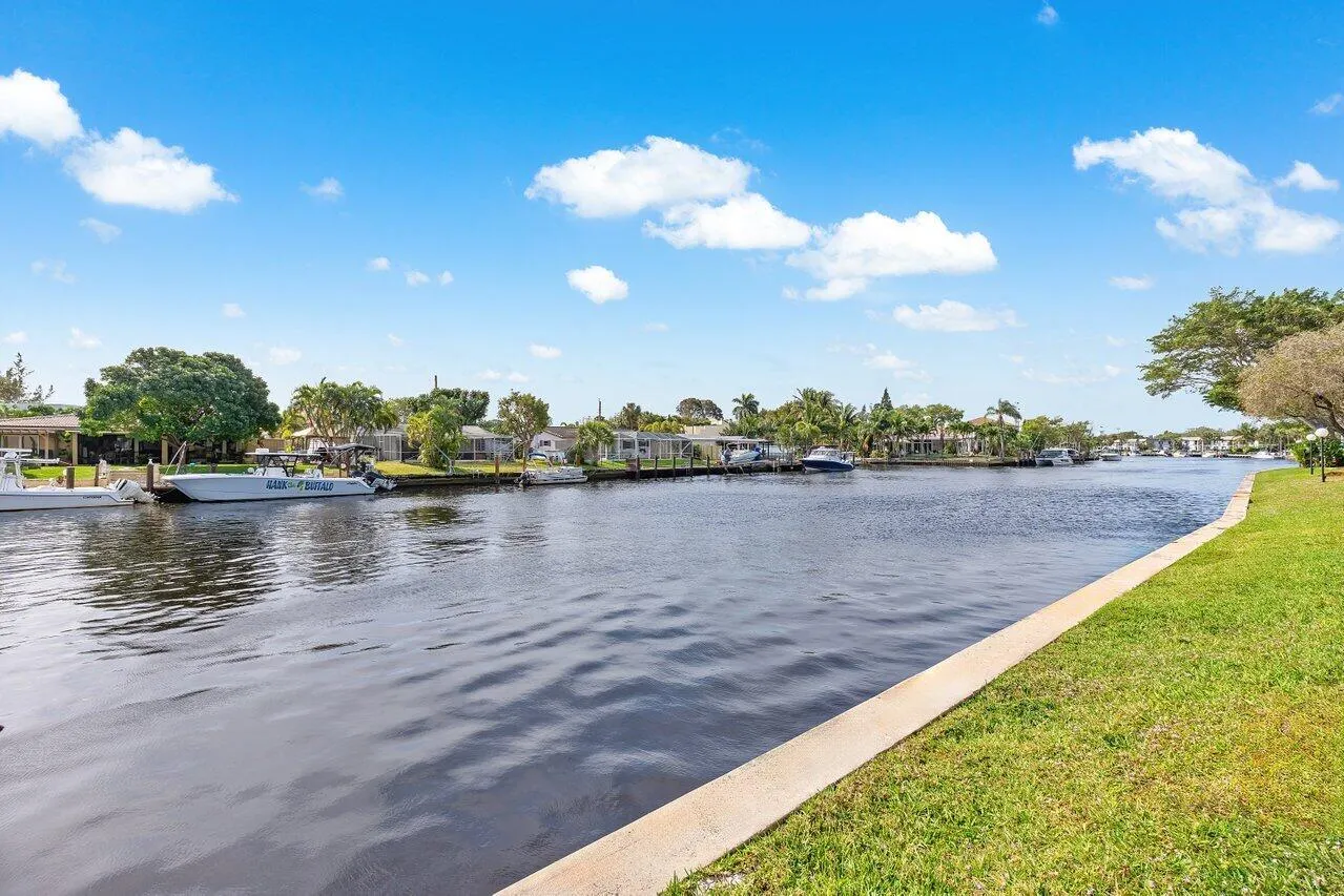 13 Royal Palm Way, #602