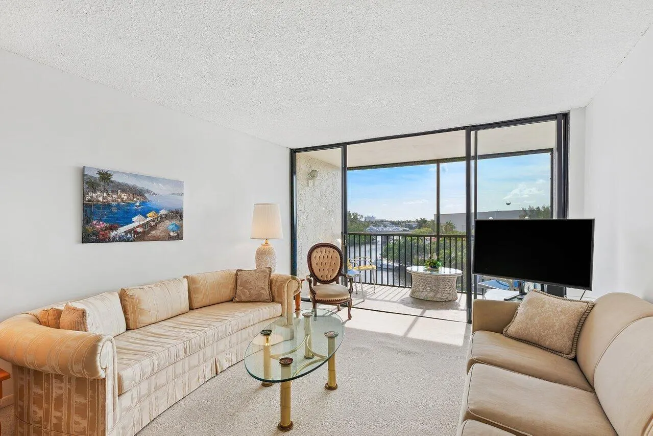 13 Royal Palm Way, #602