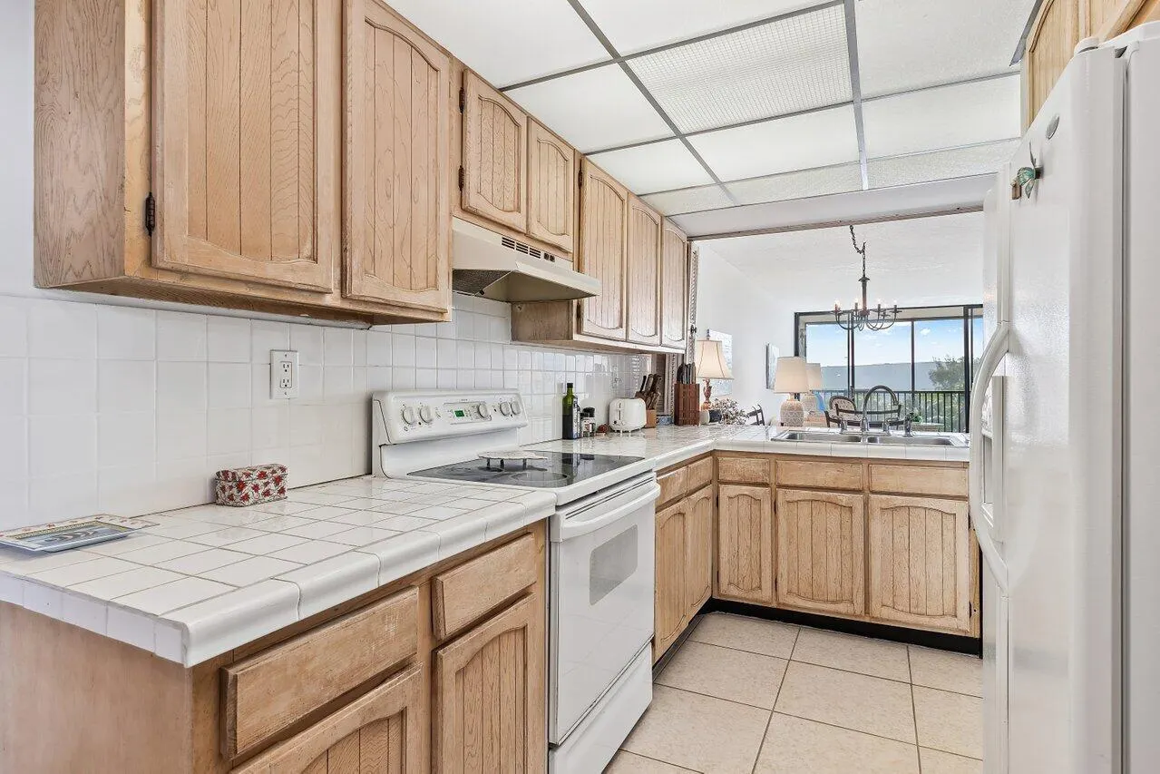 13 Royal Palm Way, #602