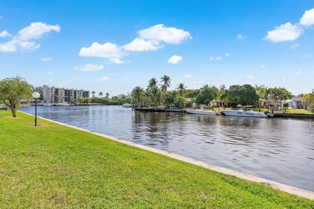 13 Royal Palm Way, #602