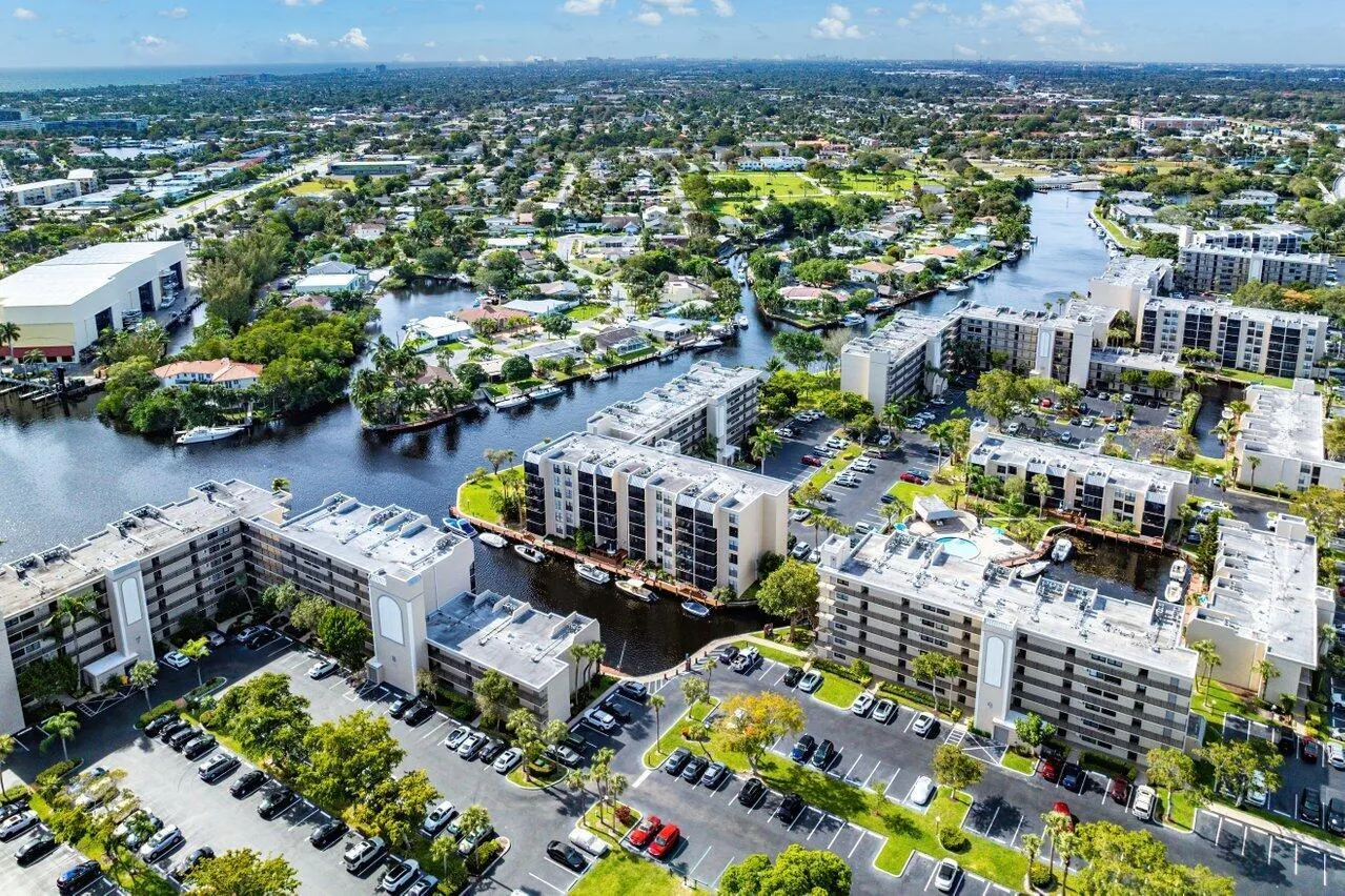 13 Royal Palm Way, #602