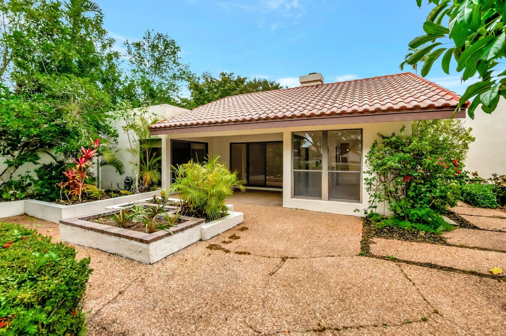 6740 Lago Vista Terrace
