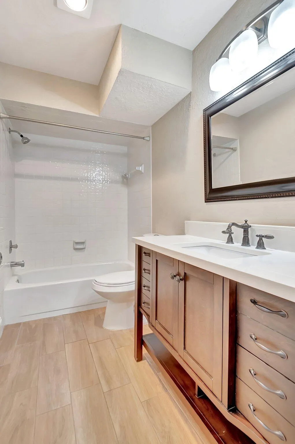 6740 Lago Vista Terrace