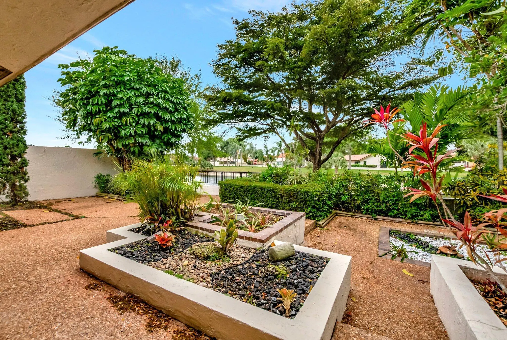 6740 Lago Vista Terrace