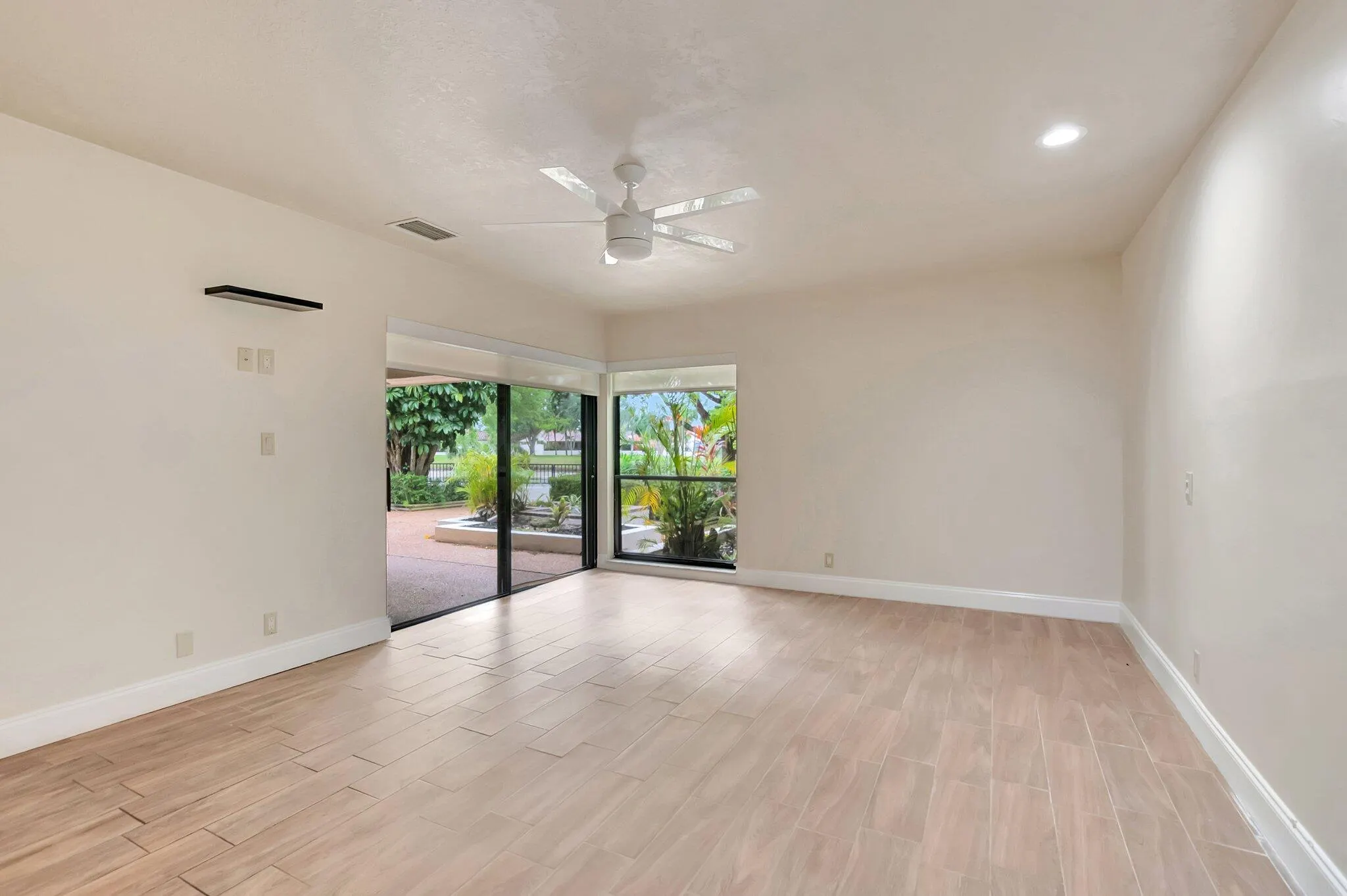 6740 Lago Vista Terrace