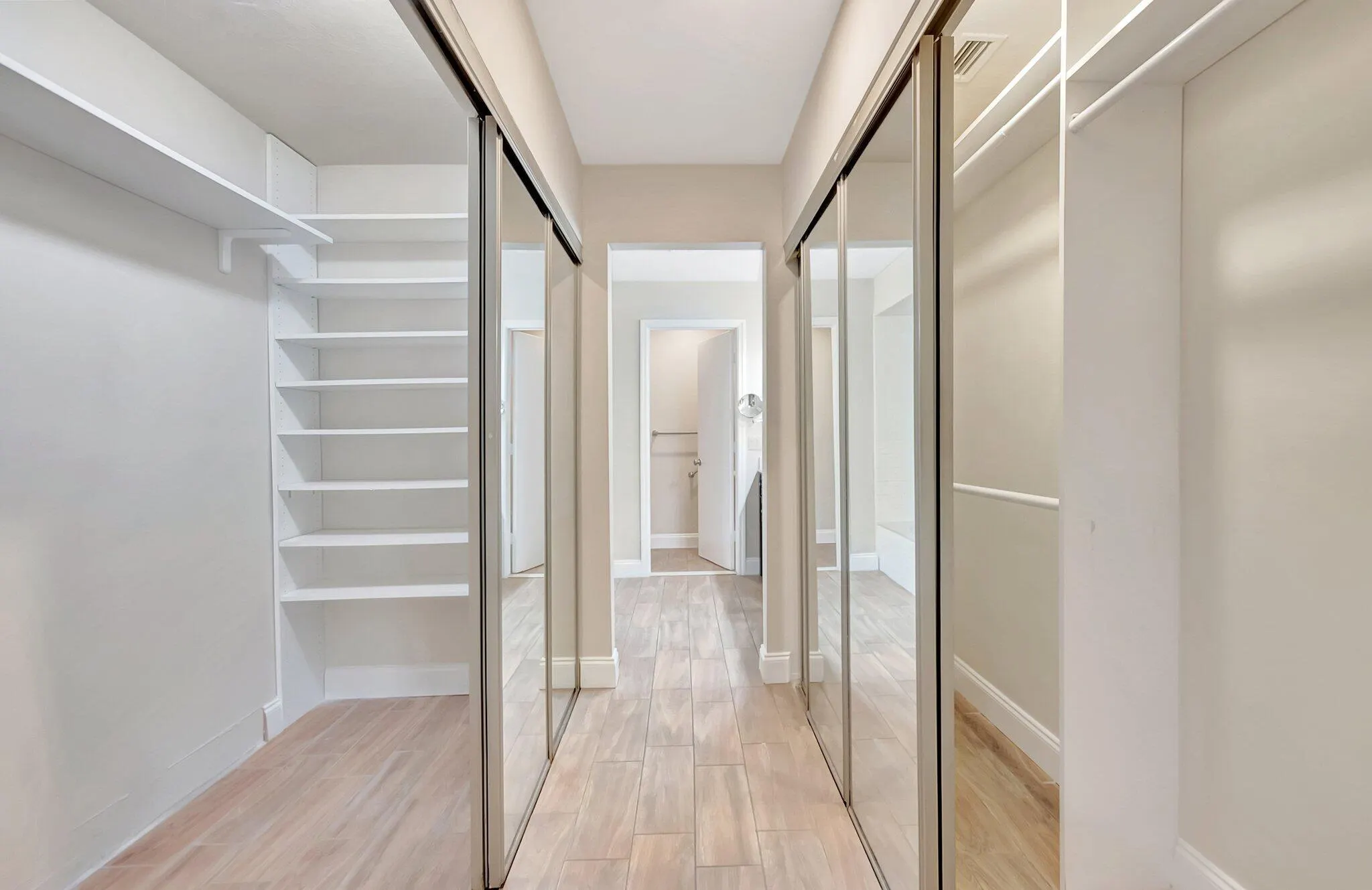6740 Lago Vista Terrace