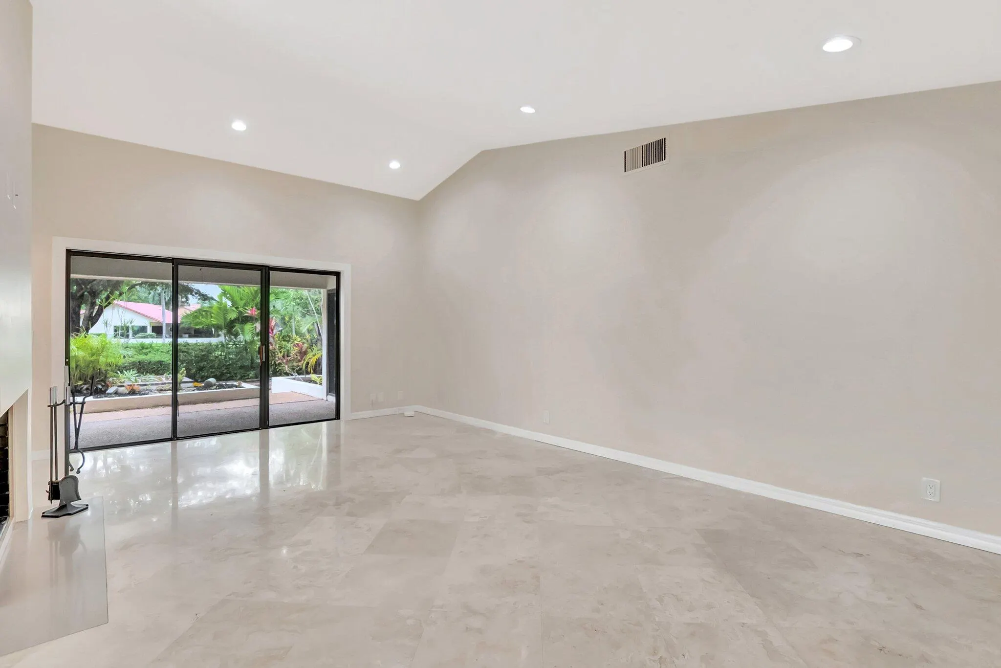 6740 Lago Vista Terrace