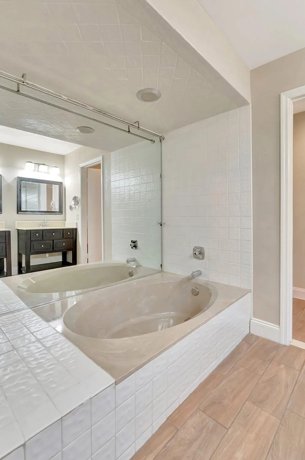 6740 Lago Vista Terrace