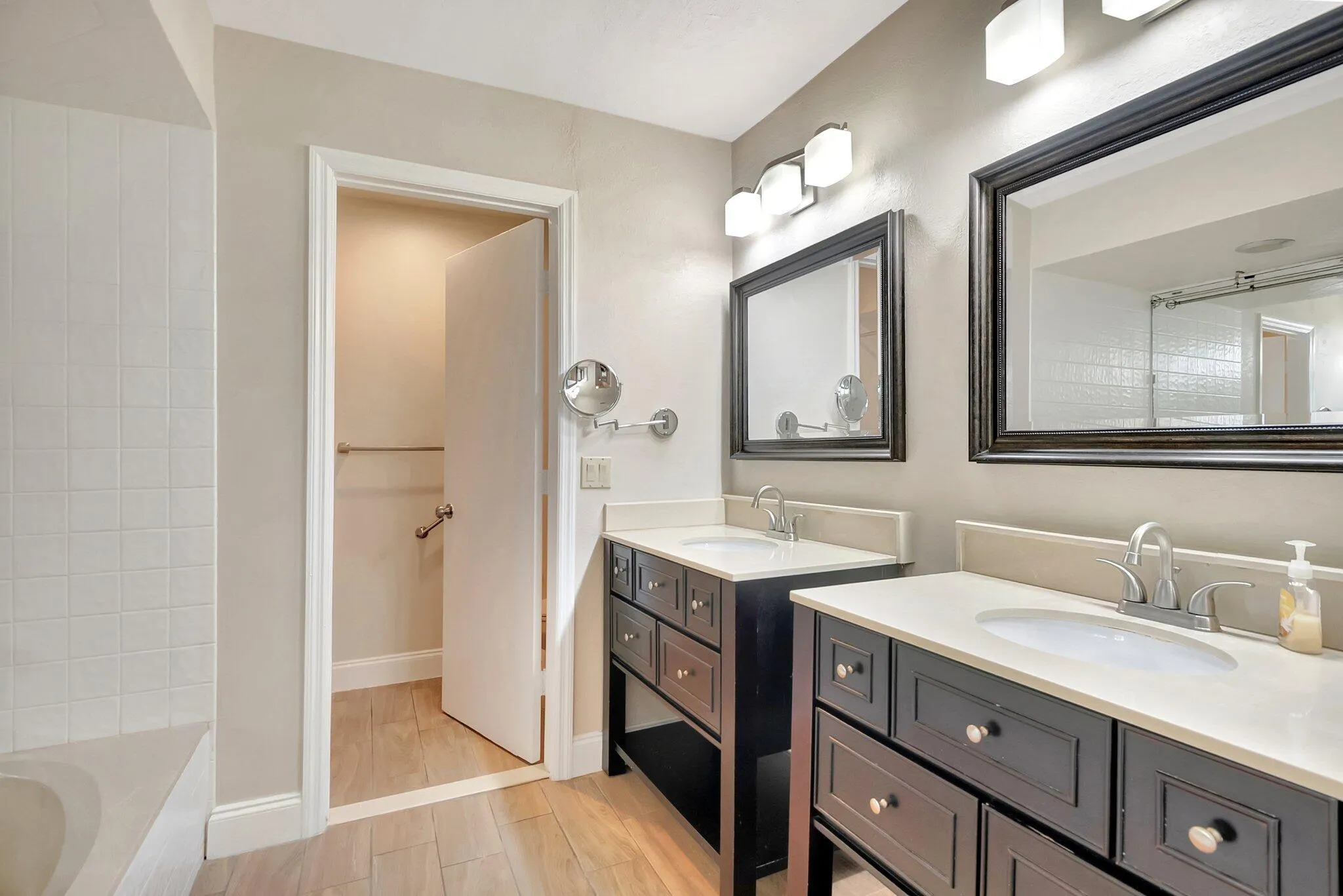 6740 Lago Vista Terrace
