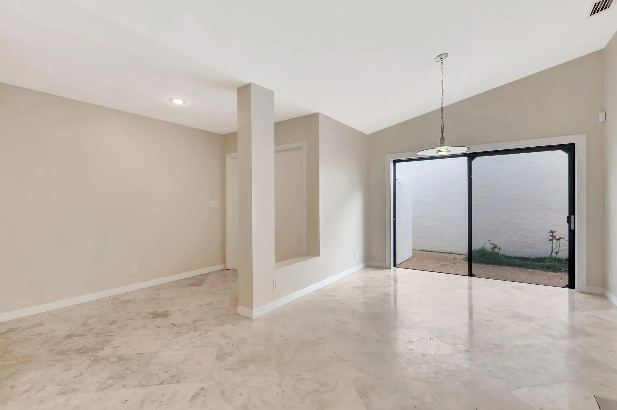 6740 Lago Vista Terrace