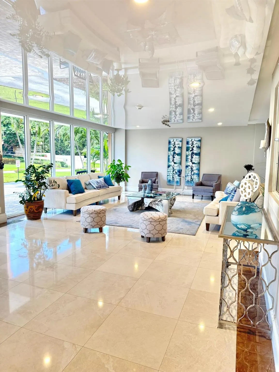 1150 Hillsboro Mile, #707