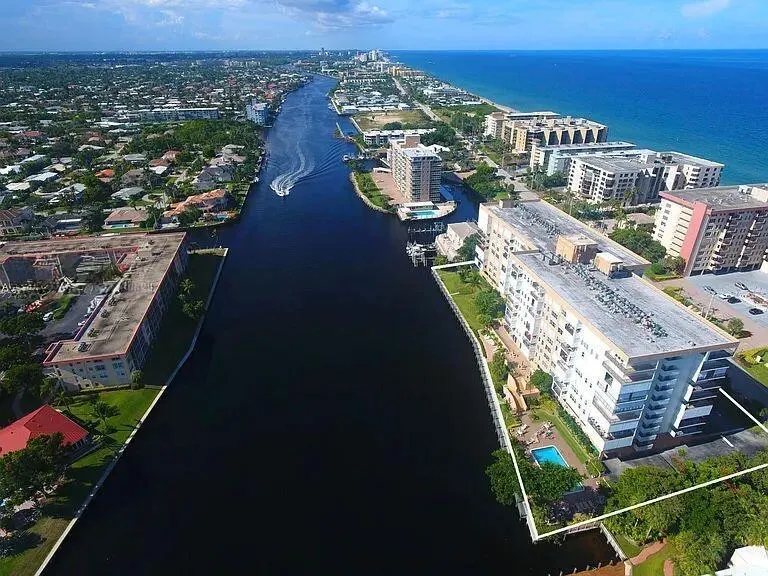 1150 Hillsboro Mile, #707