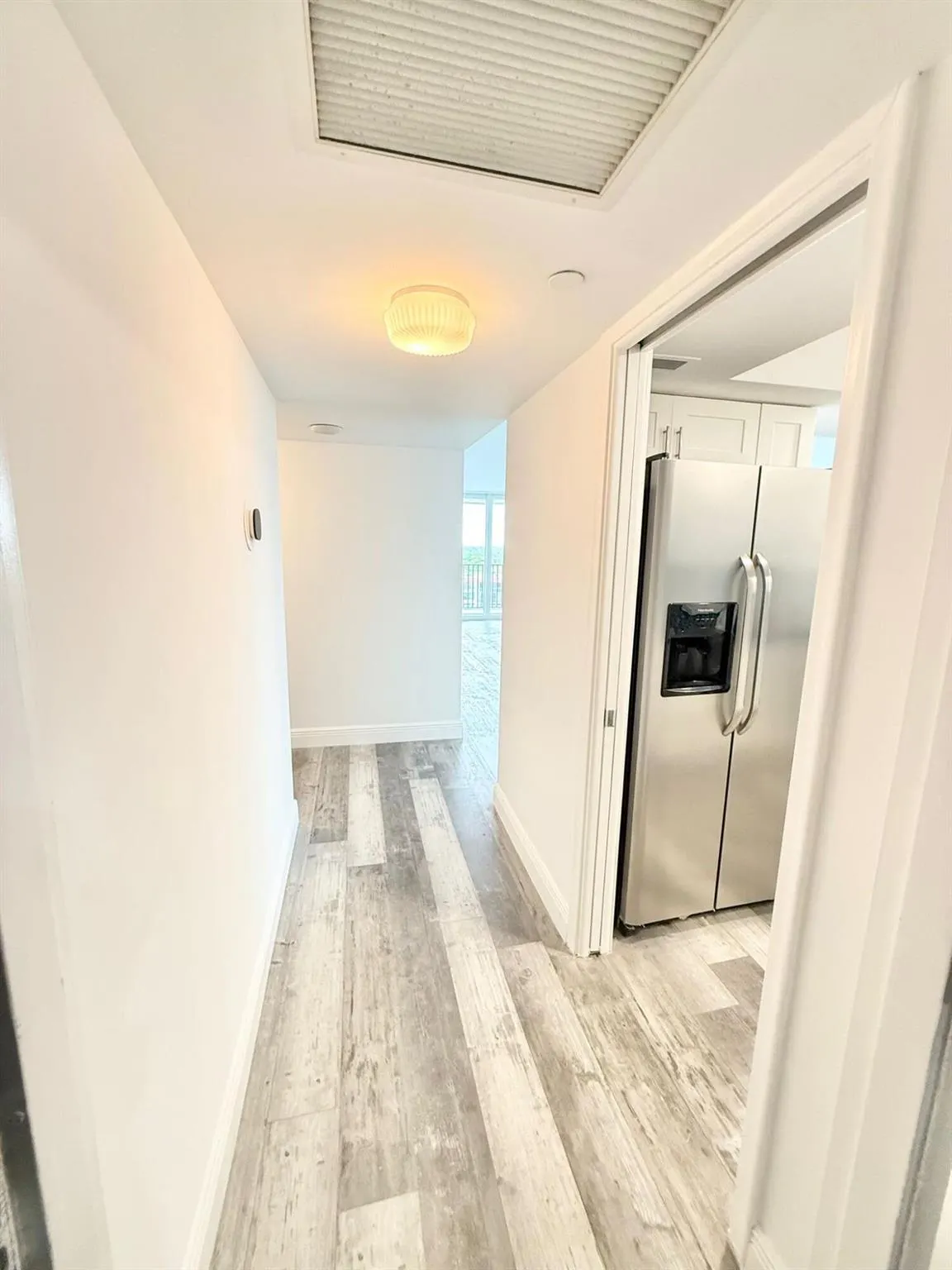 1150 Hillsboro Mile, #707