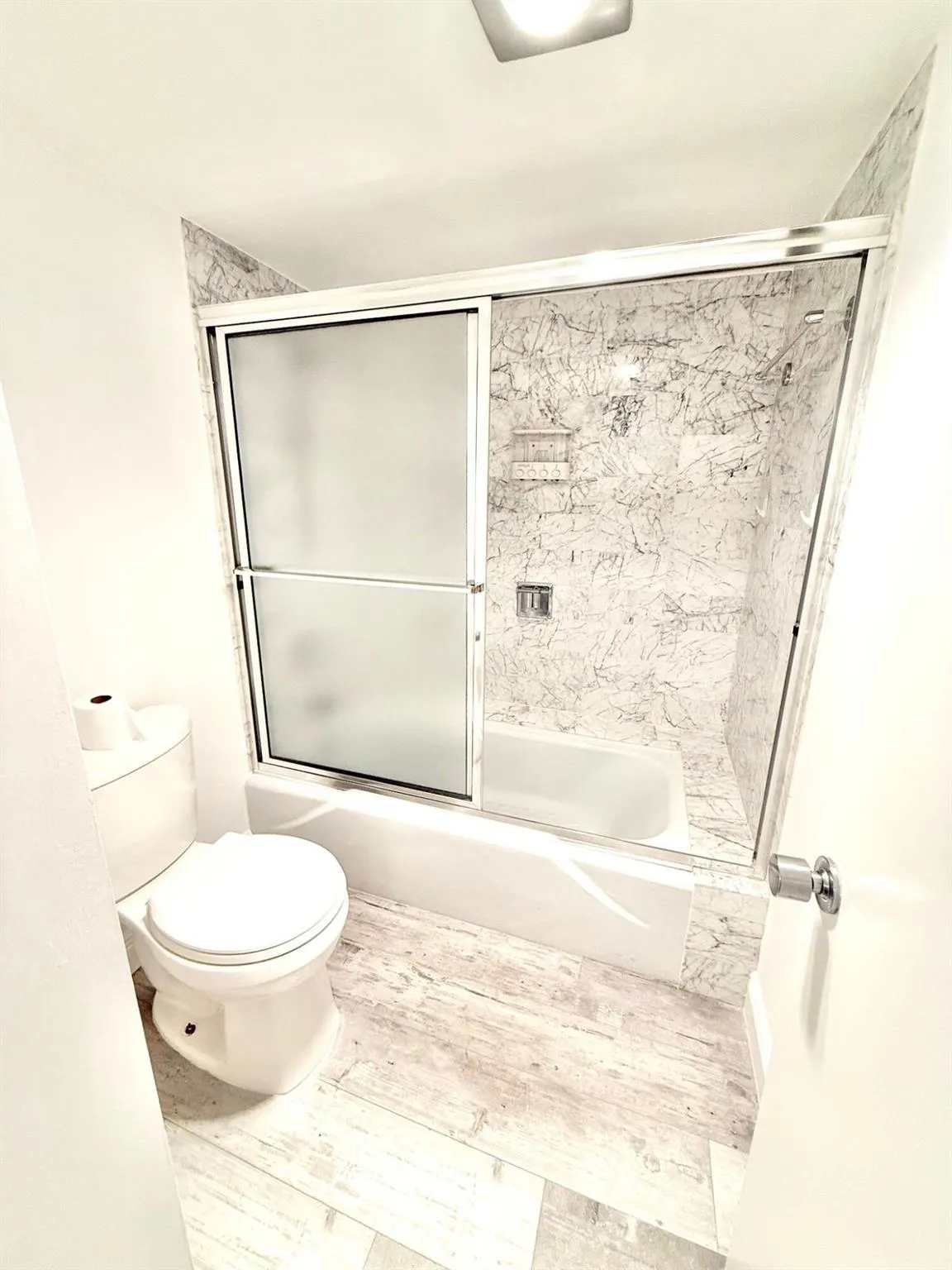 1150 Hillsboro Mile, #707
