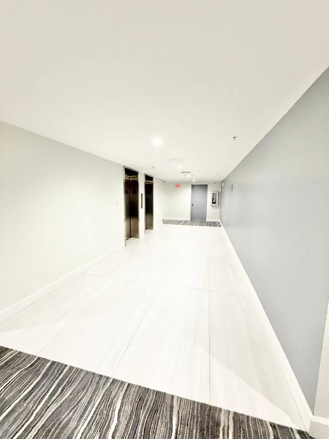 1150 Hillsboro Mile, #707