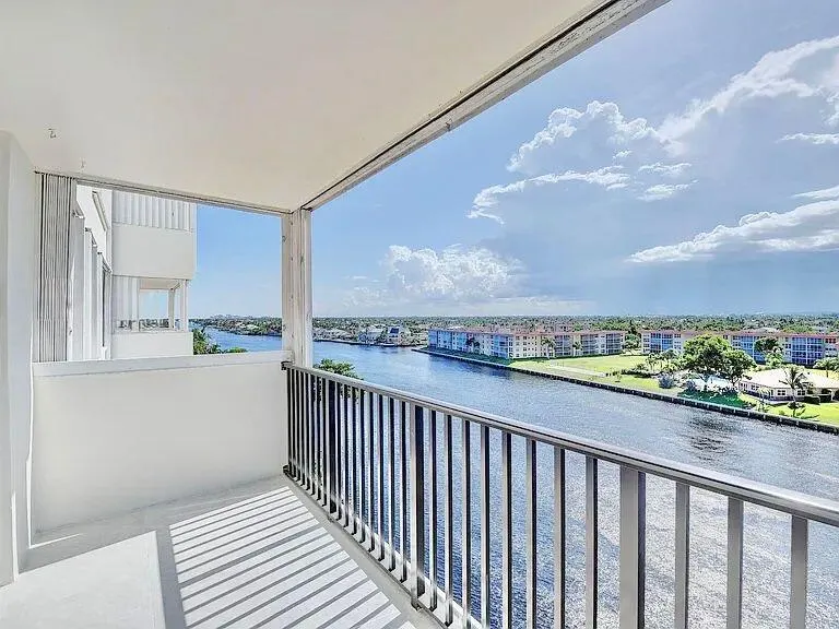 1150 Hillsboro Mile, #707