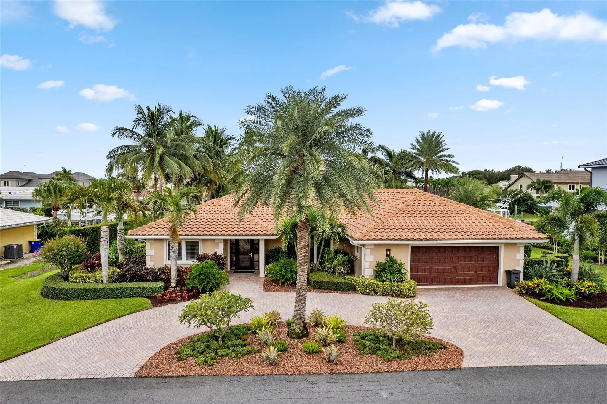 8884 SE Pelican Island Way